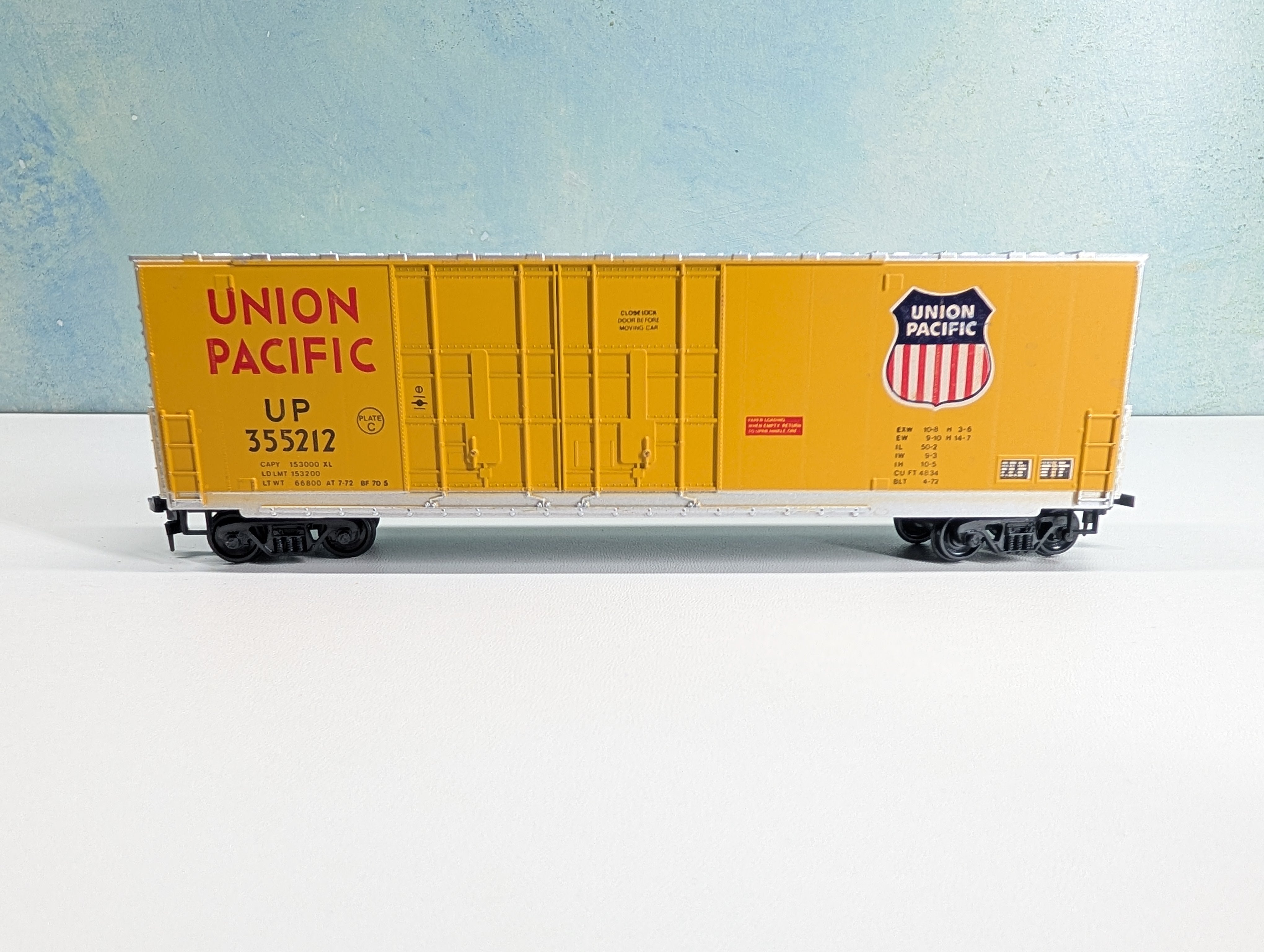 USED Roundhouse HO Scale 50' Box Car Union Pacific UP #355212