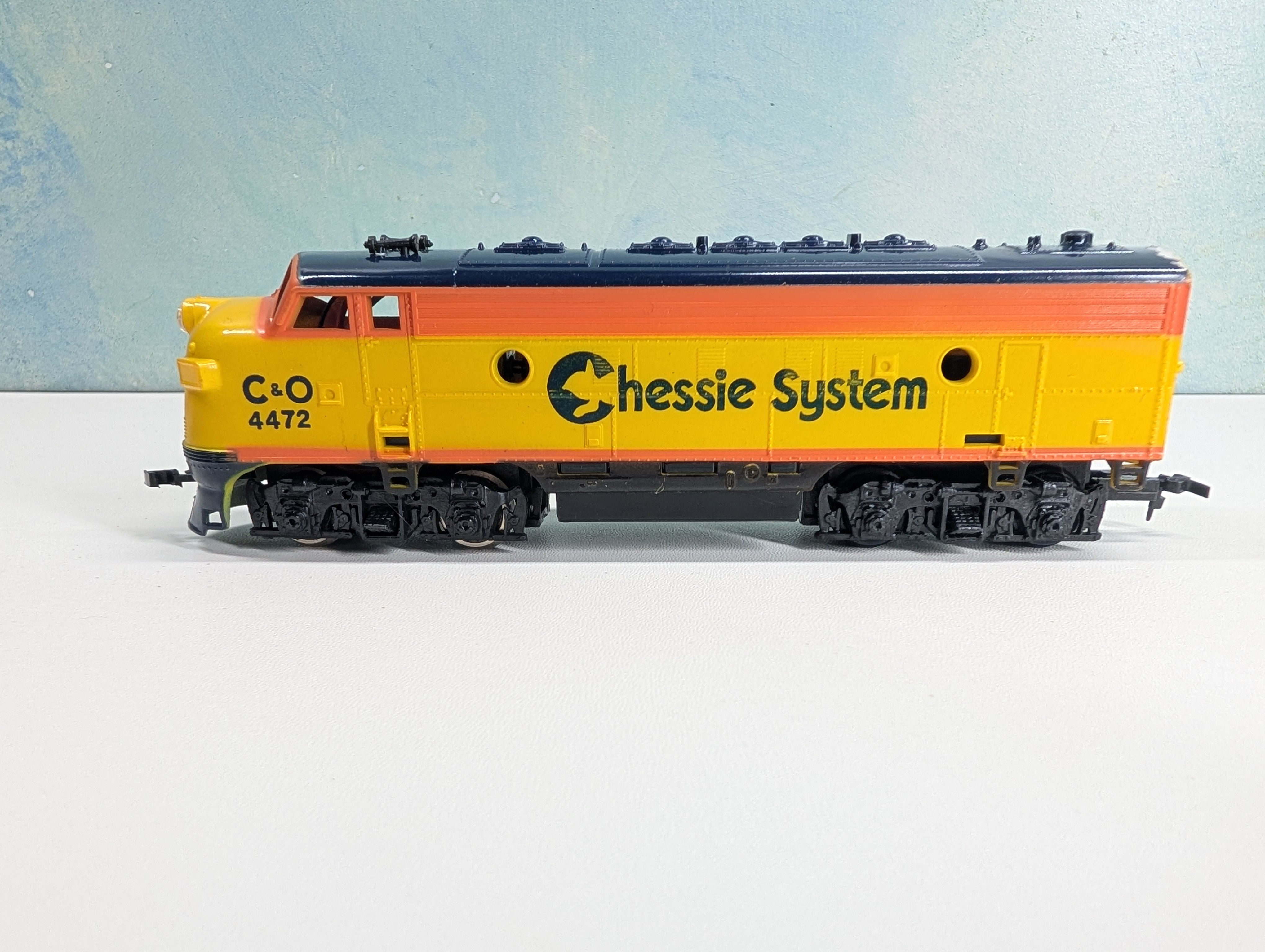 USED Life-Like HO Scale Diesel Locomotive Chessie System C&O #4472 Parts/Repairs