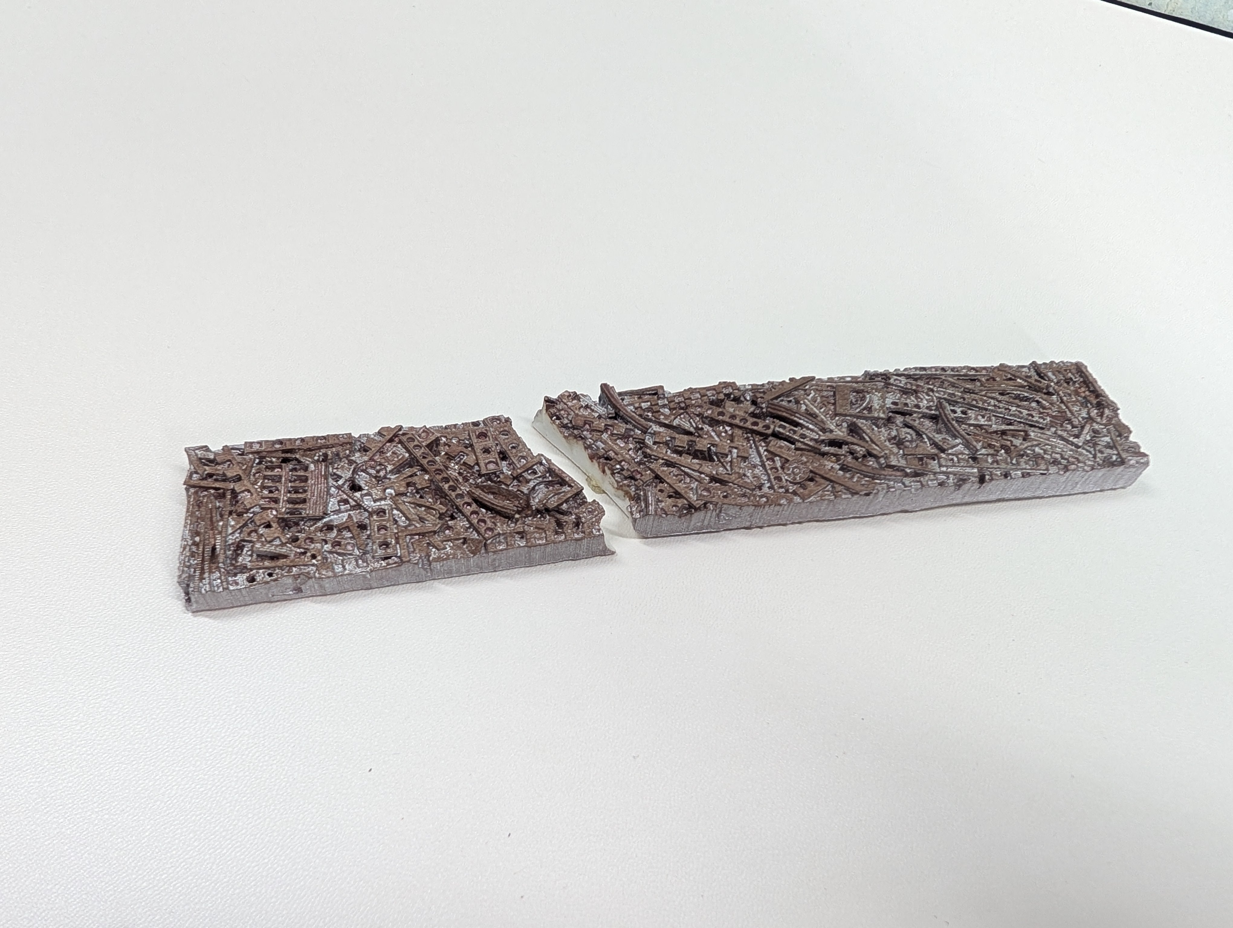 USED HO Scale Scrap Loads (Broken) (2 pcs)