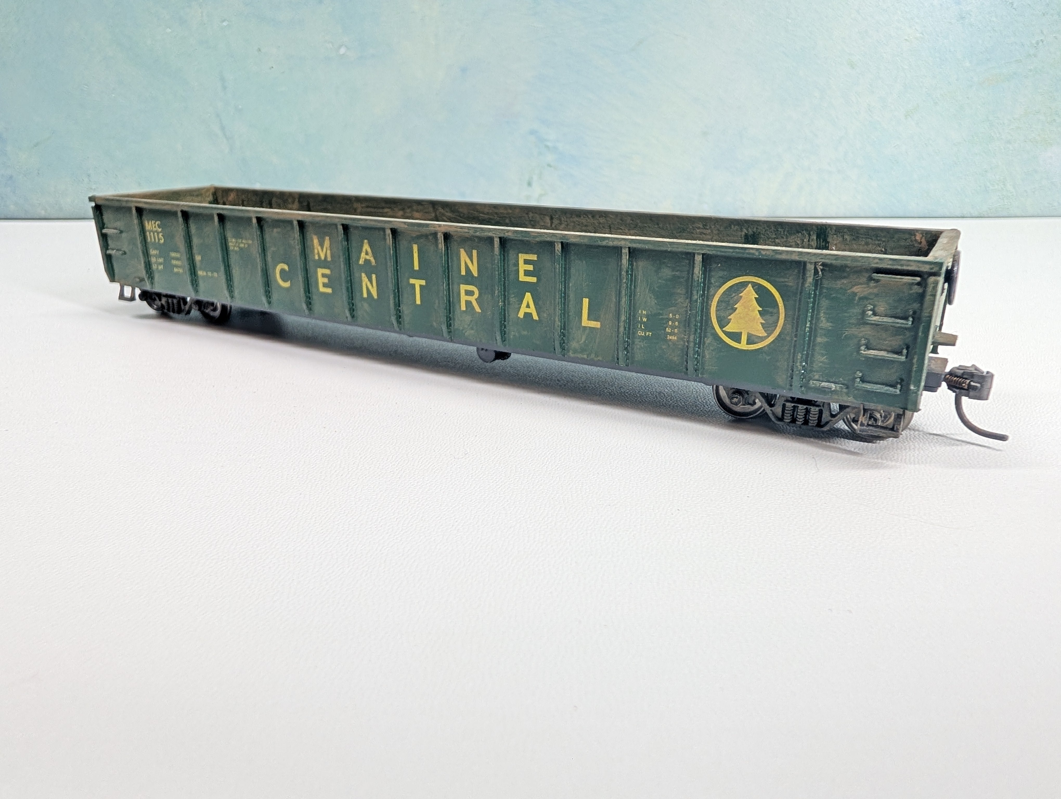 USED Roundhouse HO Scale Weathered 52' Gondola Maine Central MEC #1115 Metal Wheels