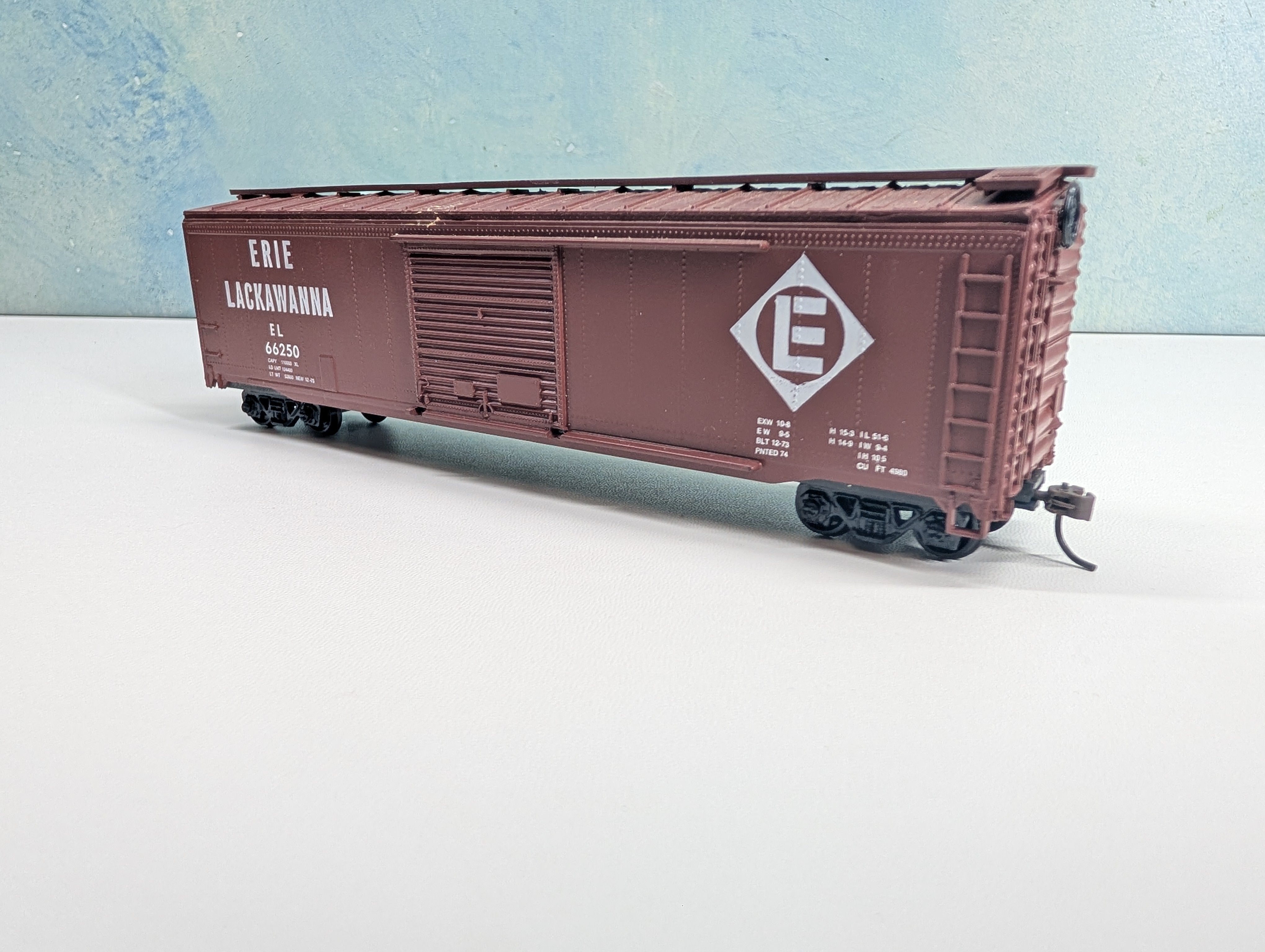 USED Roundhouse HO Scale 50' Box Car Erie Lackawanna EL #66250