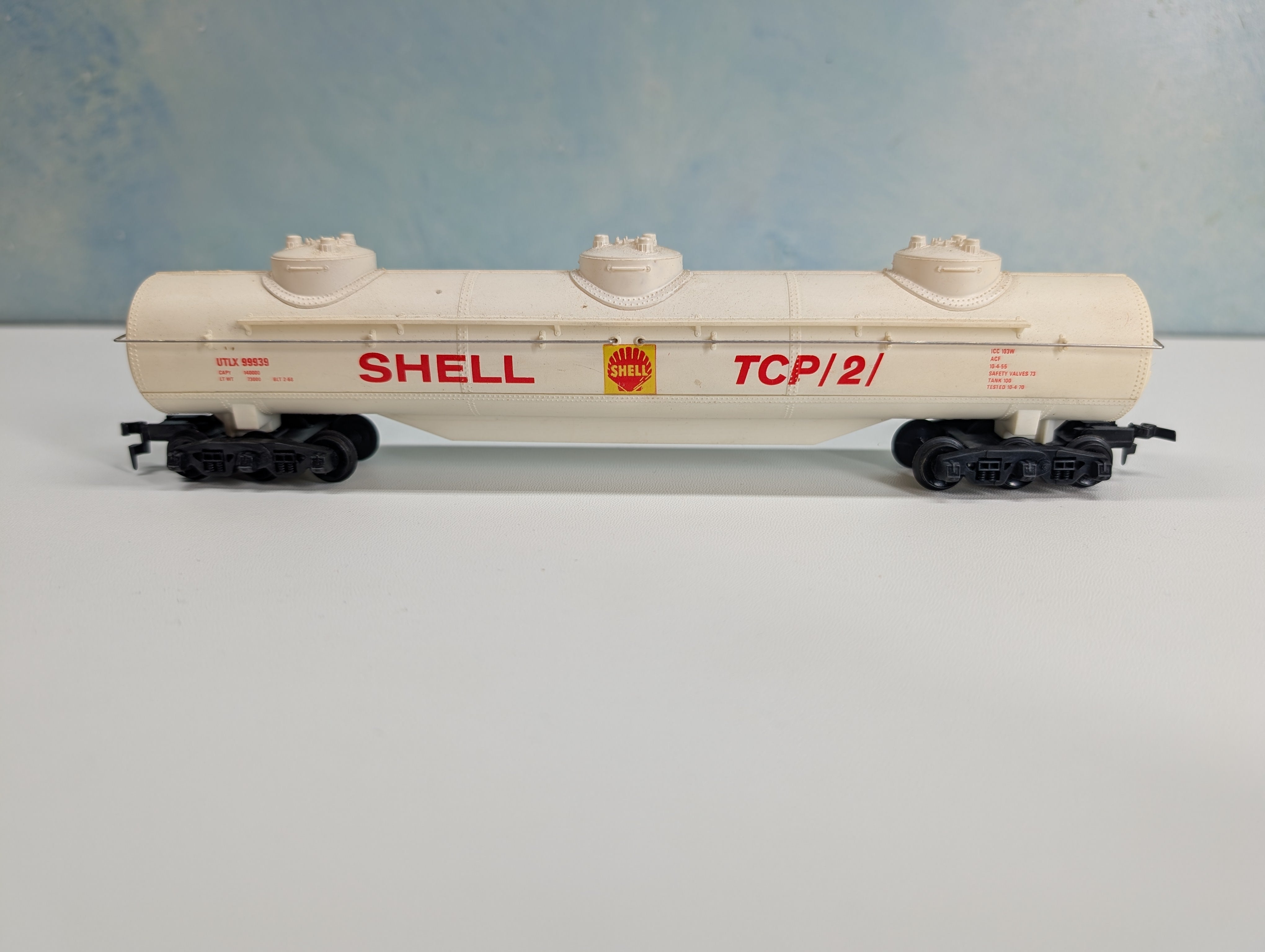 USED Tyco HO Scale 62' Triple Dome Tank Car Shell UTLX #99939