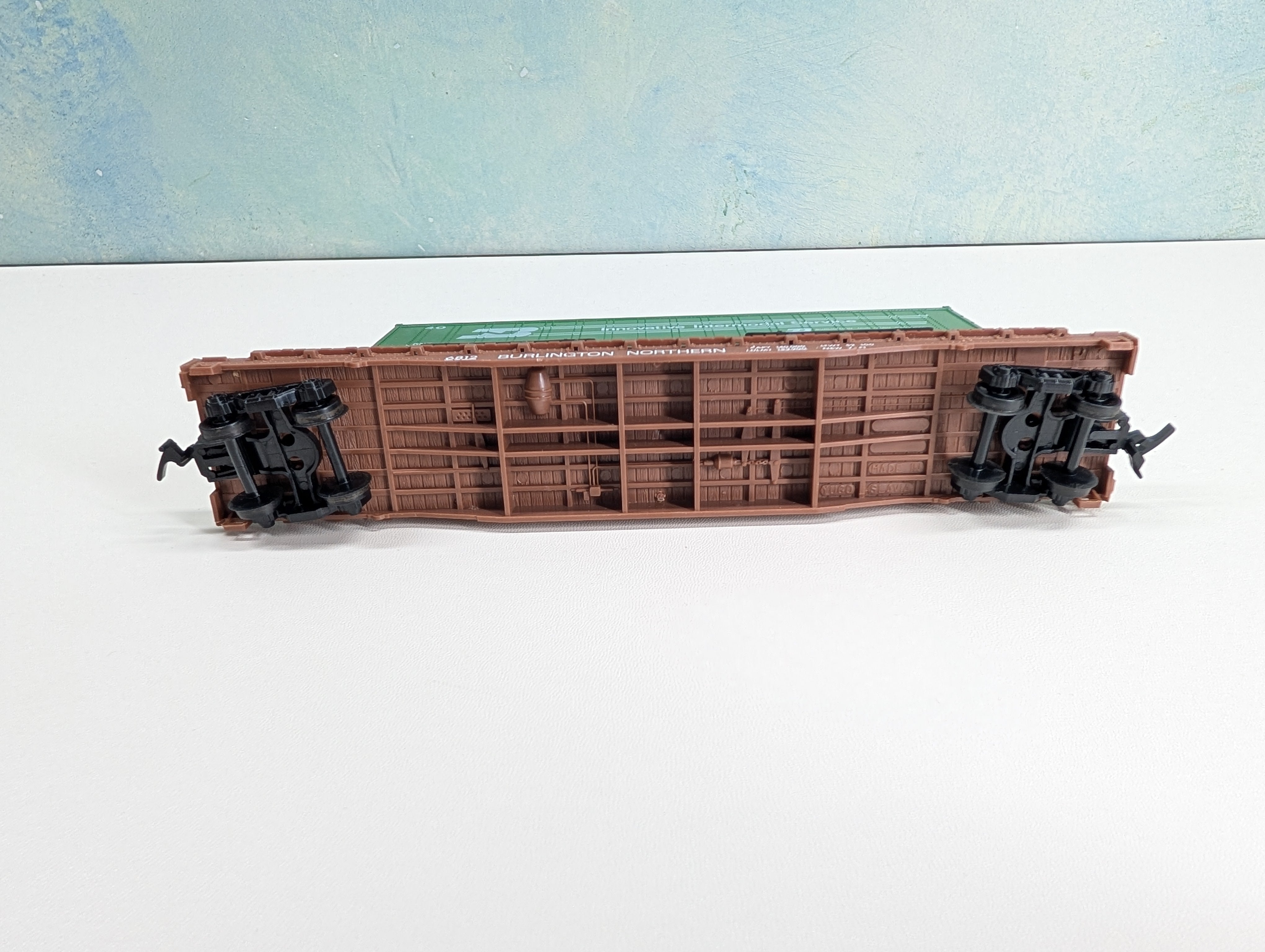 USED Model Power HO Scale 54' Flat Car w/ Trailer Burlington Northern BN #6812