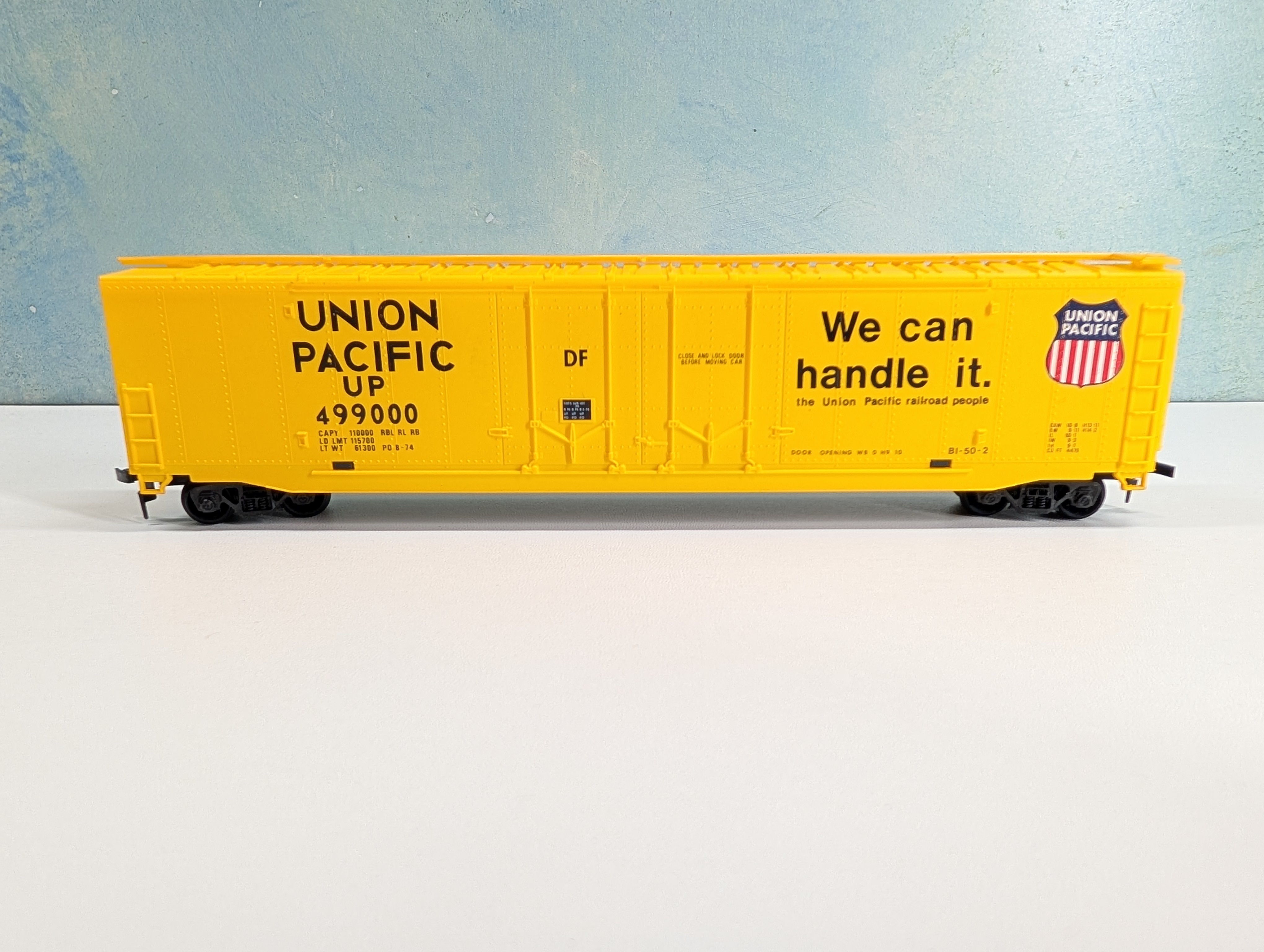 USED PEMCO HO Scale 60' Box Car Union Pacific UP #499000
