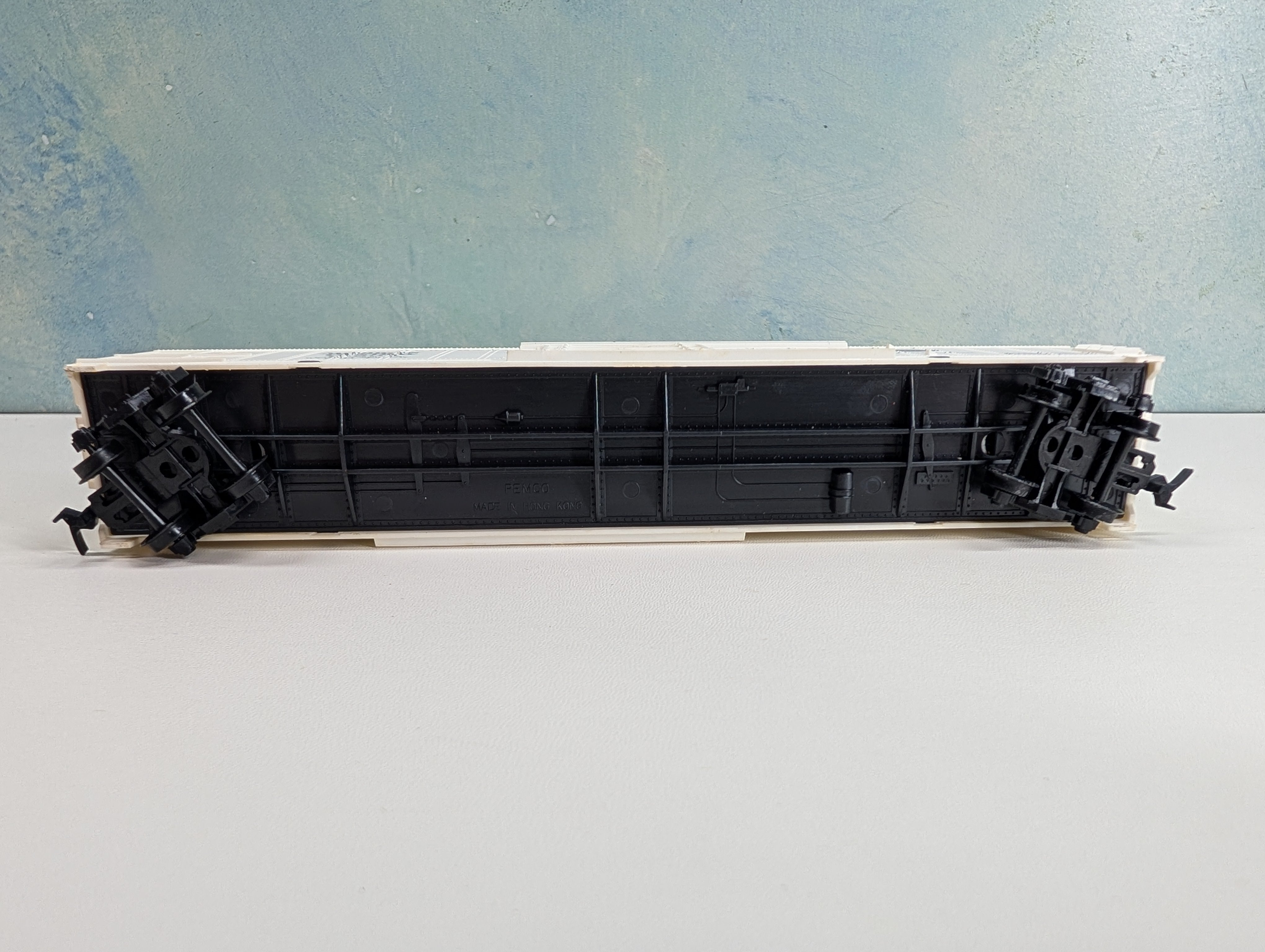 USED PEMCO HO Scale 60' Reefer Box Car Michigan Central #18505 Merchants Despatch