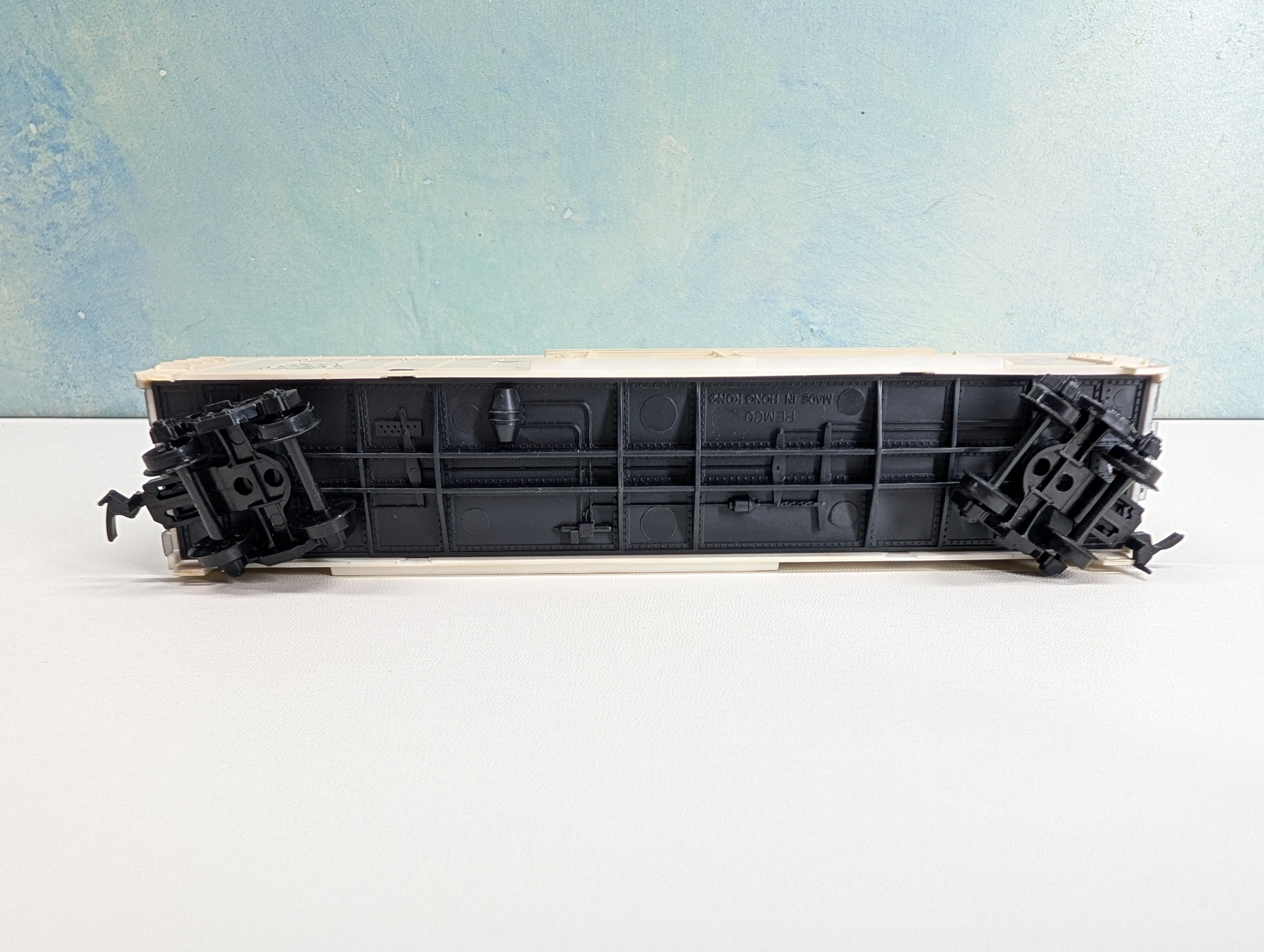 USED PEMCO HO Scale 50' Reefer Box Car Dubuque Packing Co URTX #63648