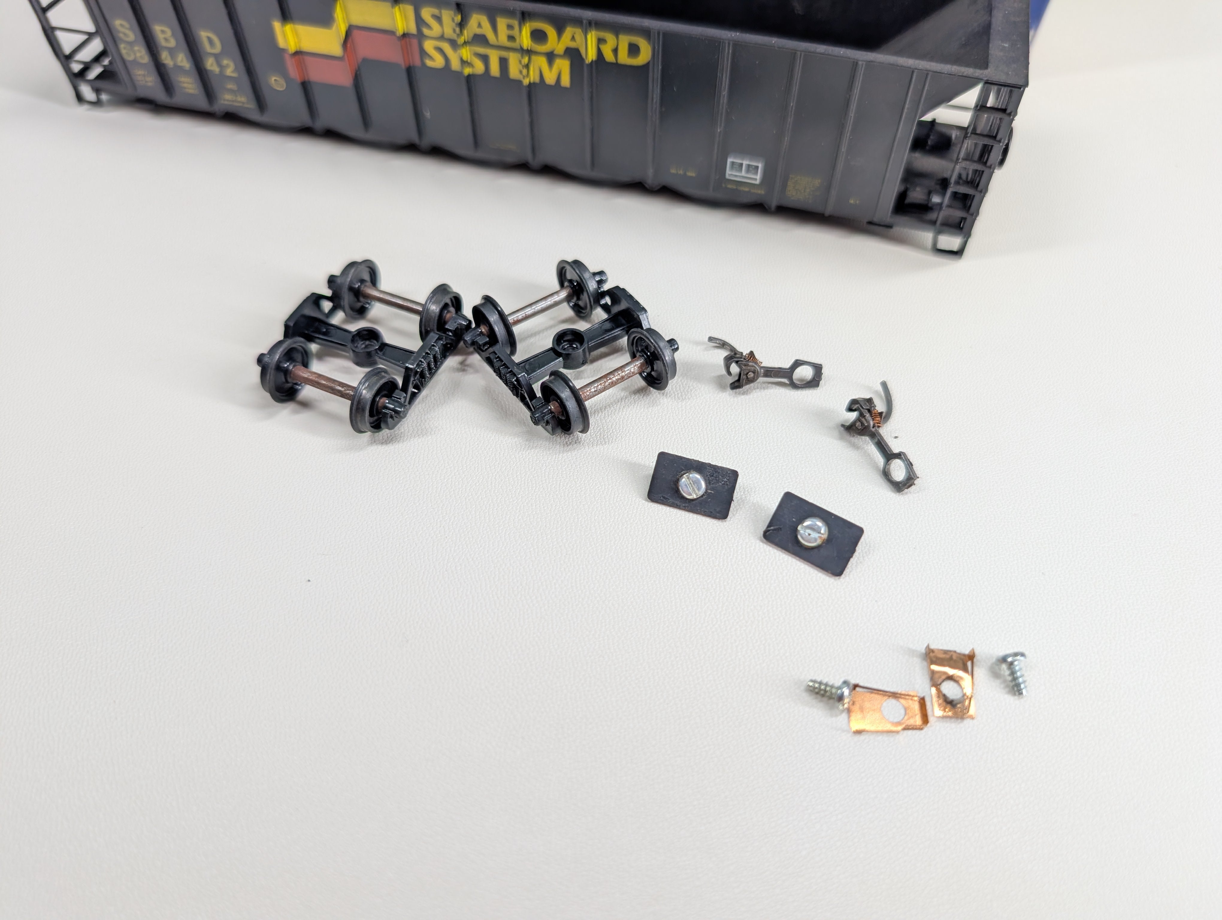USED Roundhouse 1735 HO Scale 50' 5-Bay Hopper Seaboard System SBD #684442 KIT