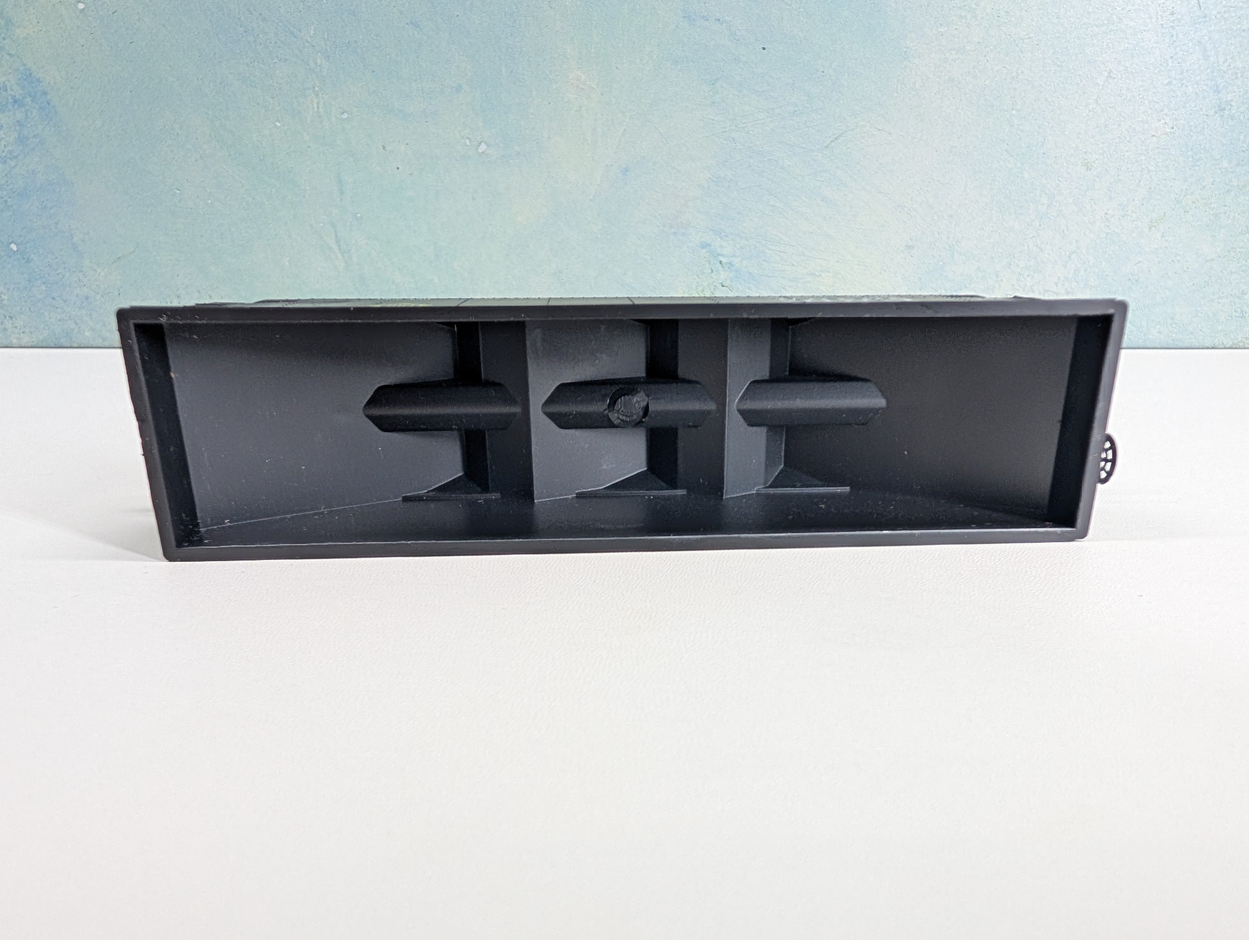 USED Roundhouse 1611 HO Scale 3-Bay Offset Hopper Erie #38300