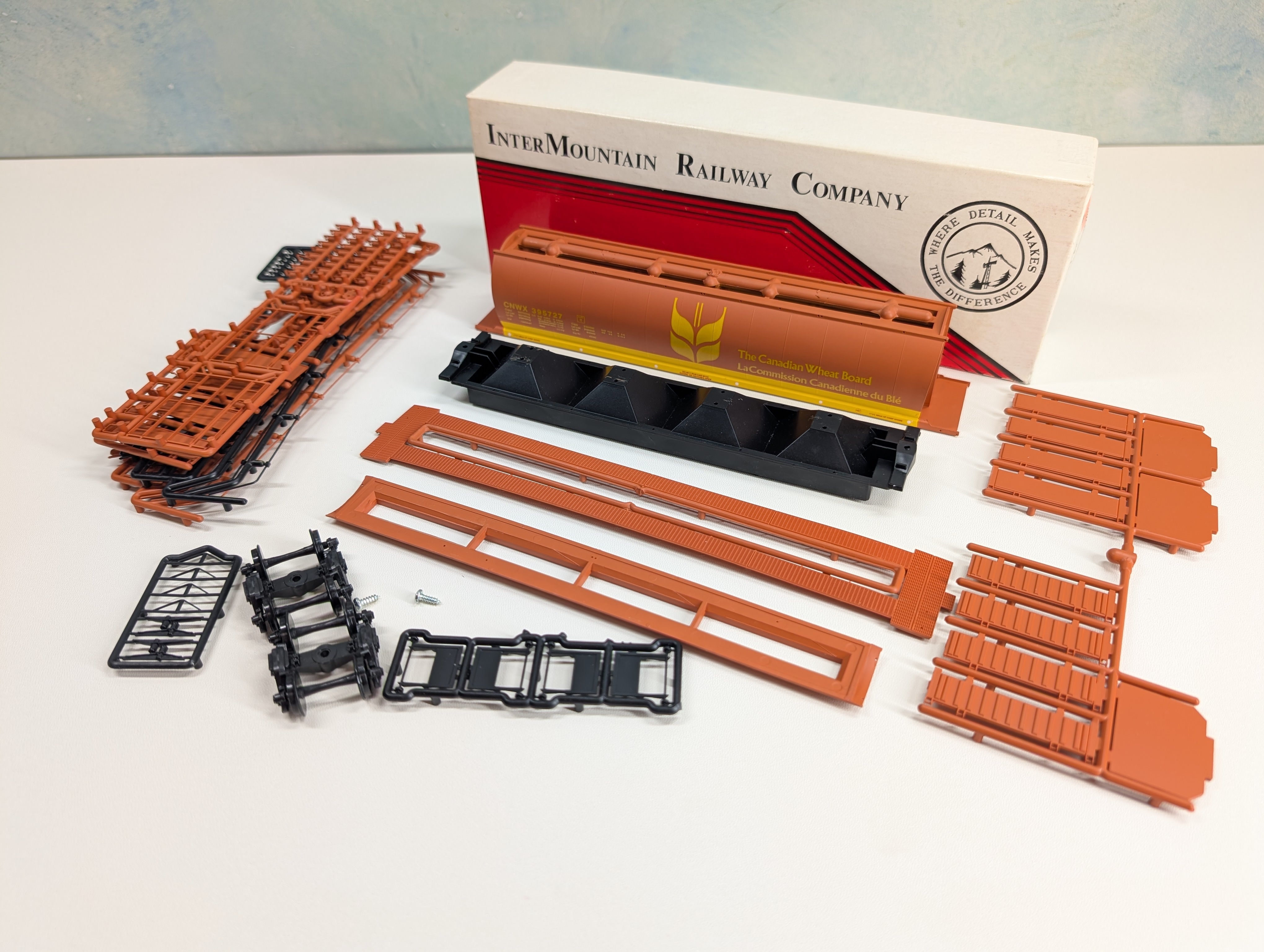 USED Intermountain CNWX-10 HO Scale Cylindrical Grain 4-Bay Covered Hopper Canadian Wheat Board CNWX #395727