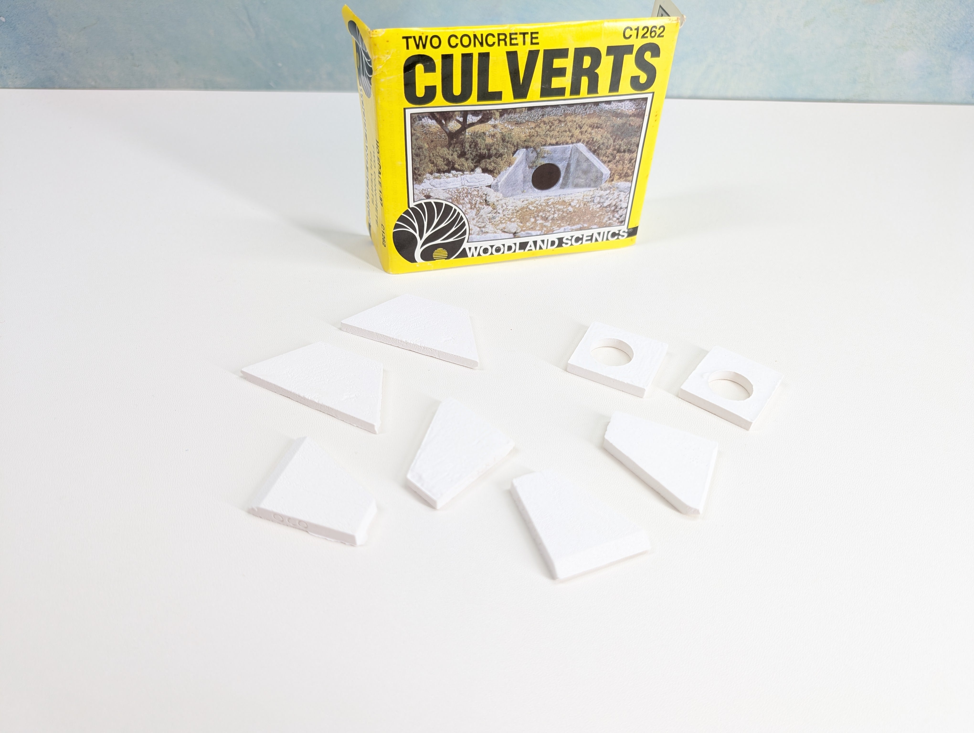 USED Woodland Scenics C1262 HO Scale Two Concrete Culverts