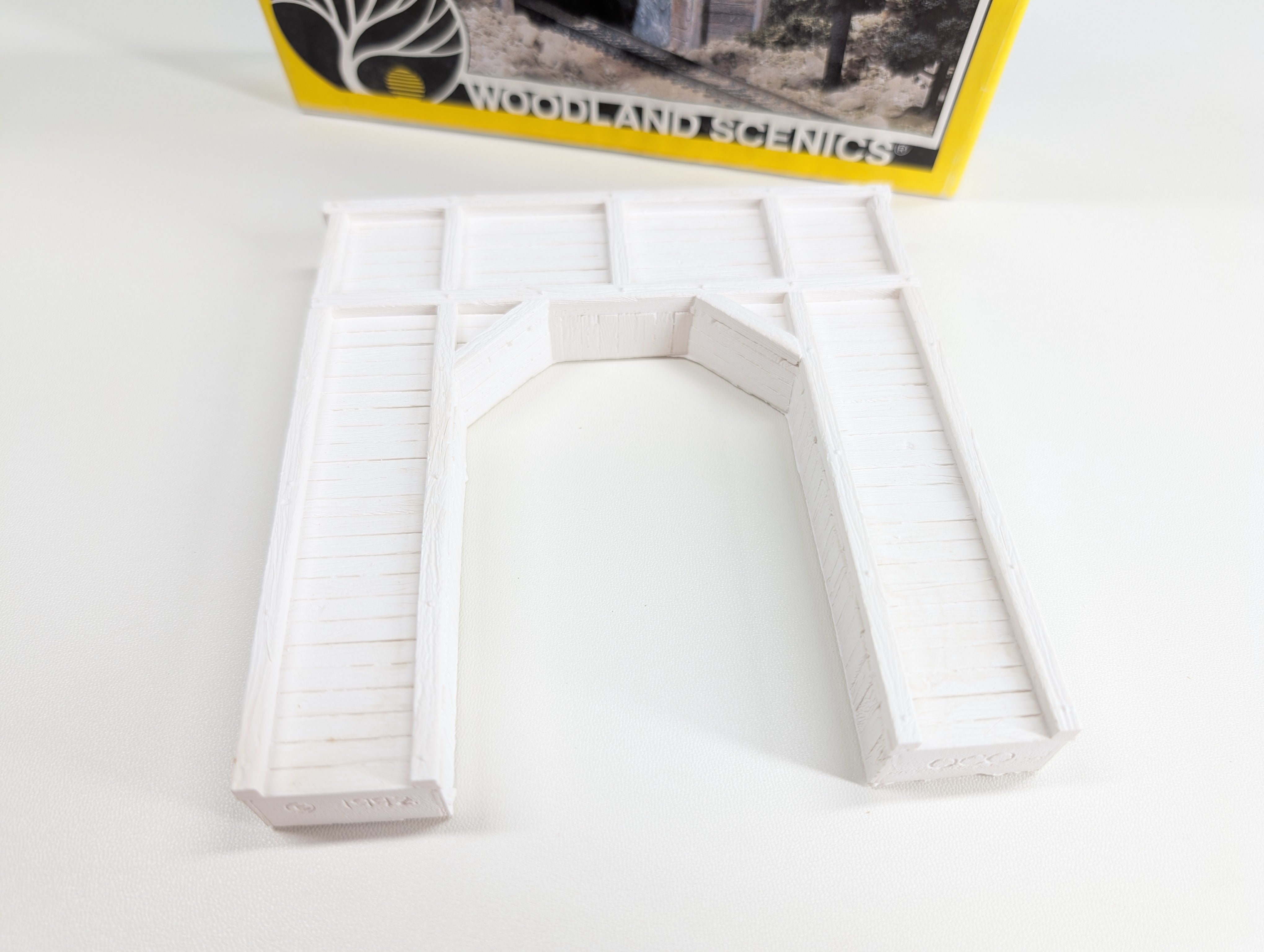 USED Woodland Scenics C1254 HO Scale Timber Single Tunnel Portal, Concrete