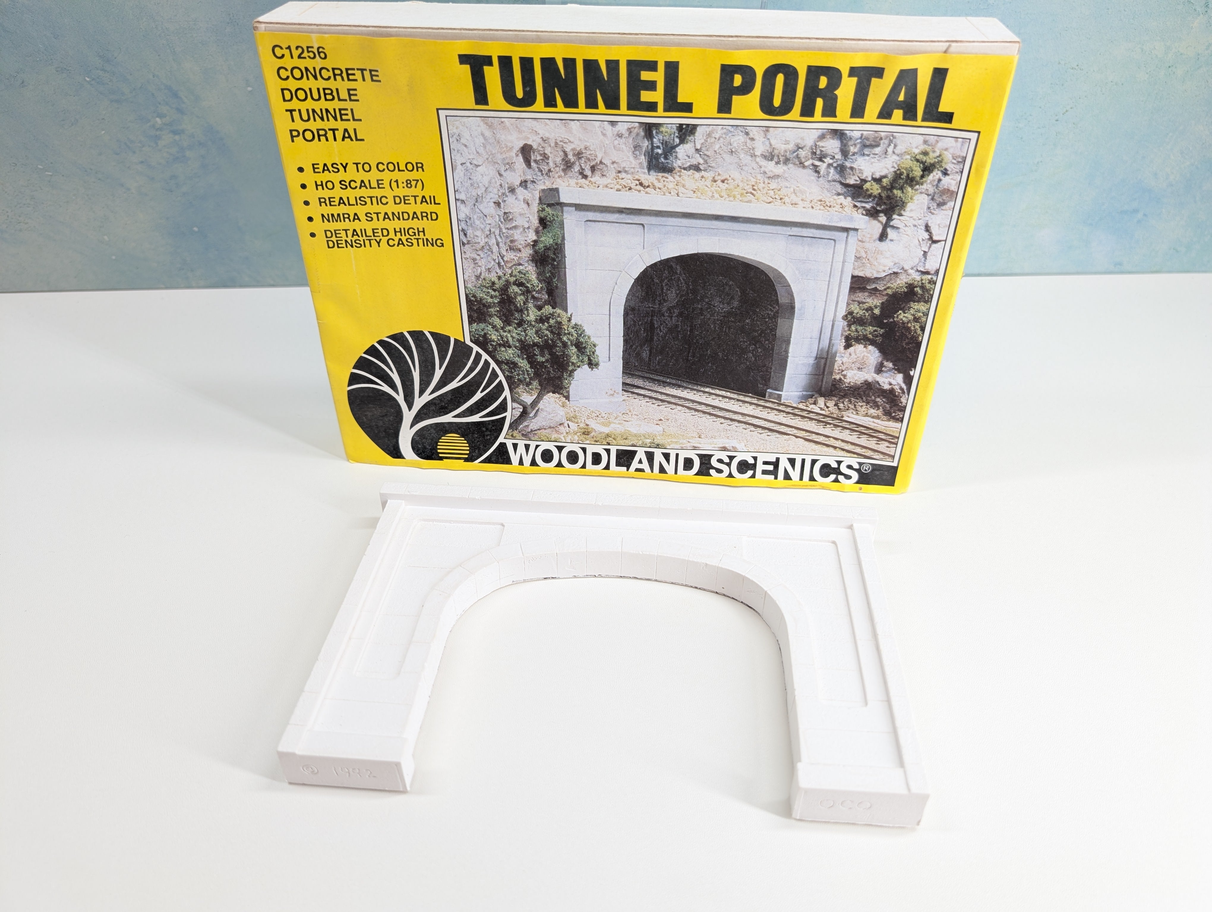 USED Woodland Scenics C1256 HO Scale Concrete Double Tunnel Portal