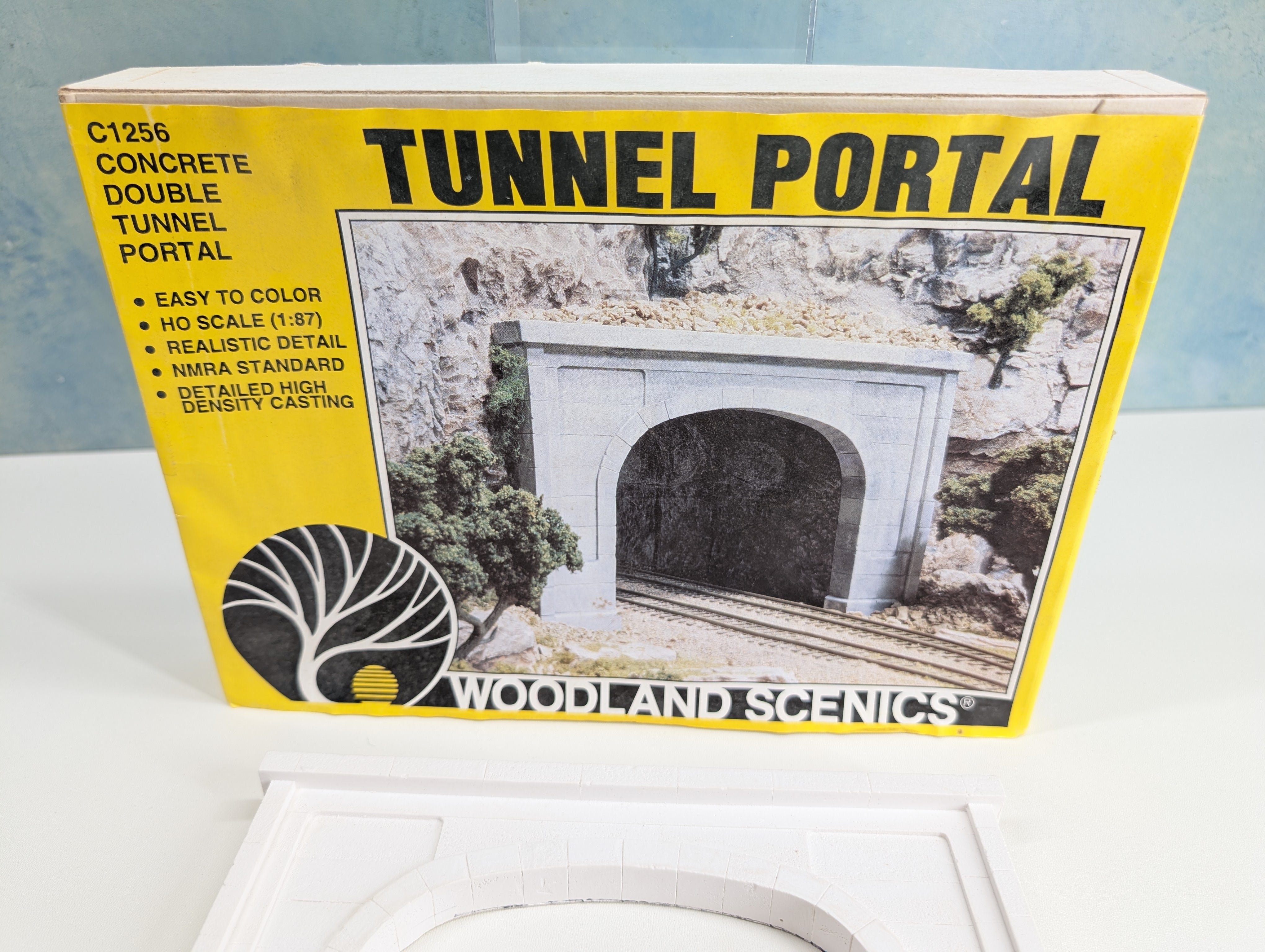USED Woodland Scenics C1256 HO Scale Concrete Double Tunnel Portal