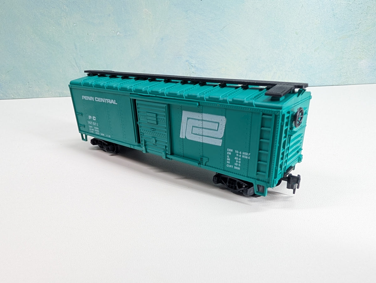 USED AHM HO Scale 40' Box Car Penn Central PC #167012