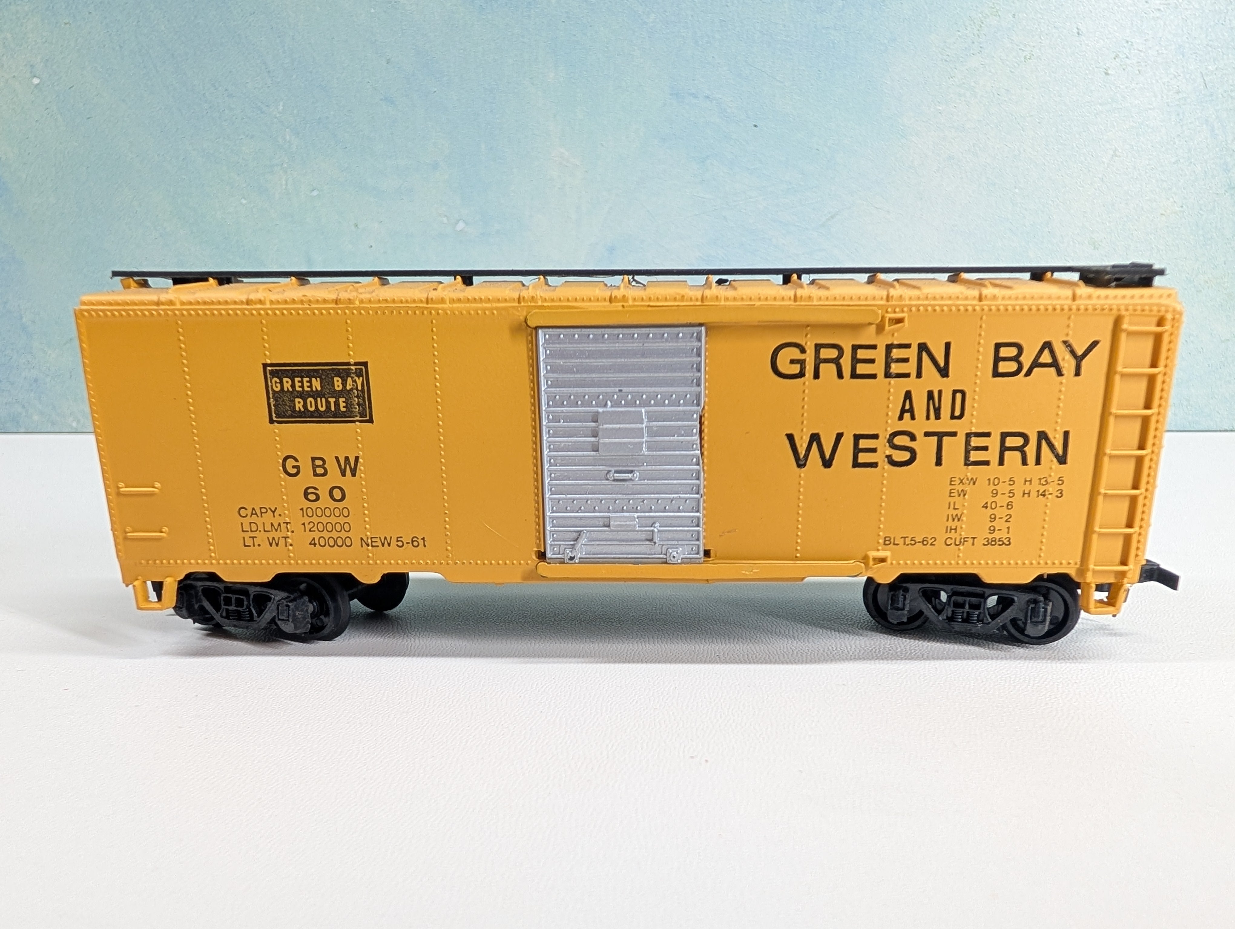 USED HO Scale 40' Box Car Green Bay and Western GBW #60