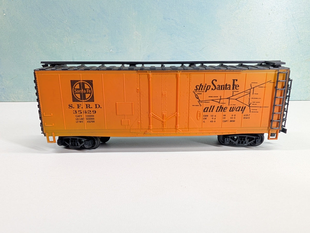 USED AHM HO Scale 40' Reefer Box Car Santa Fe SFRD #35829