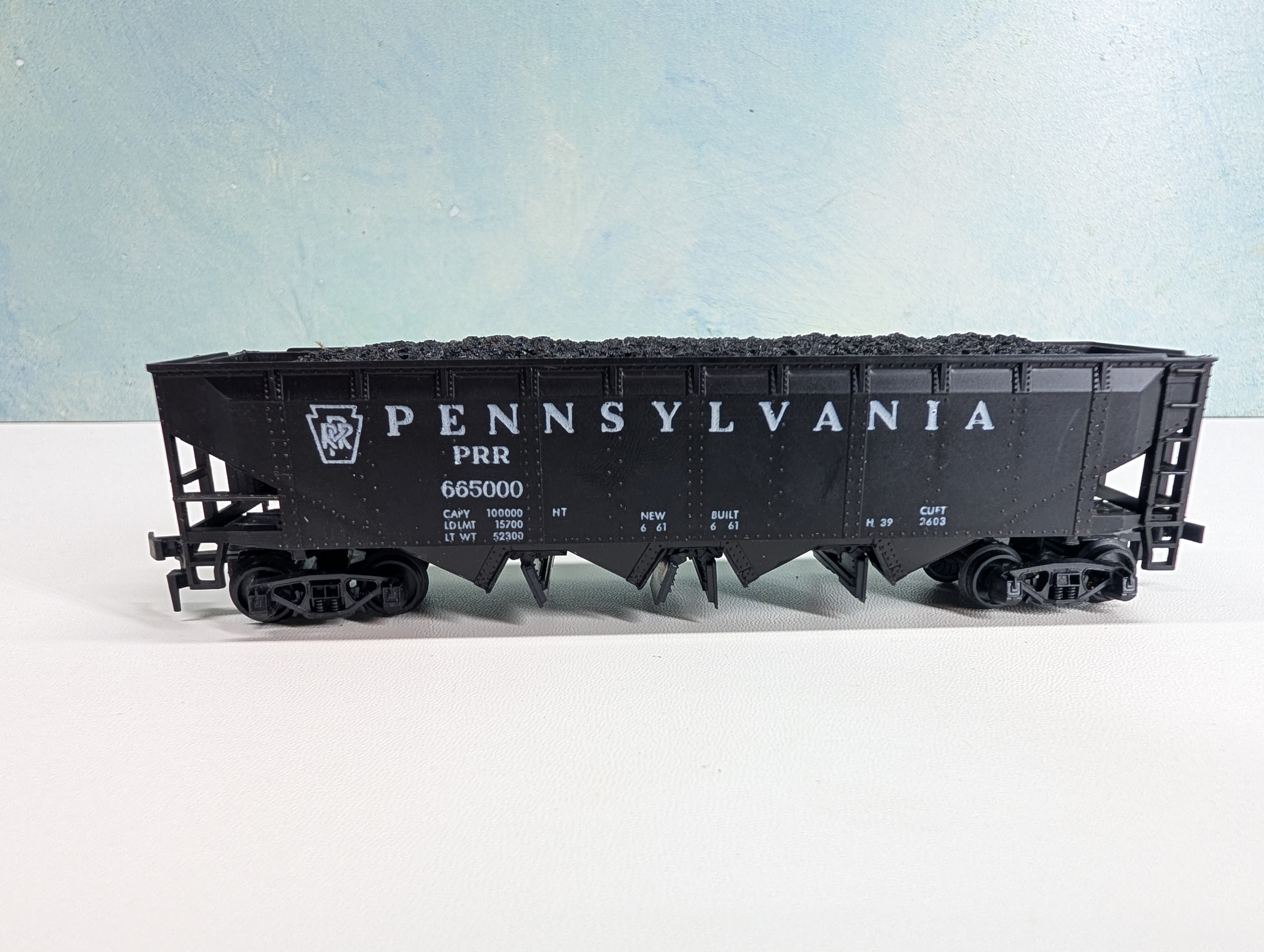 USED HO Scale Operating Quad Hopper w/ Load Pennsylvania PRR #665000