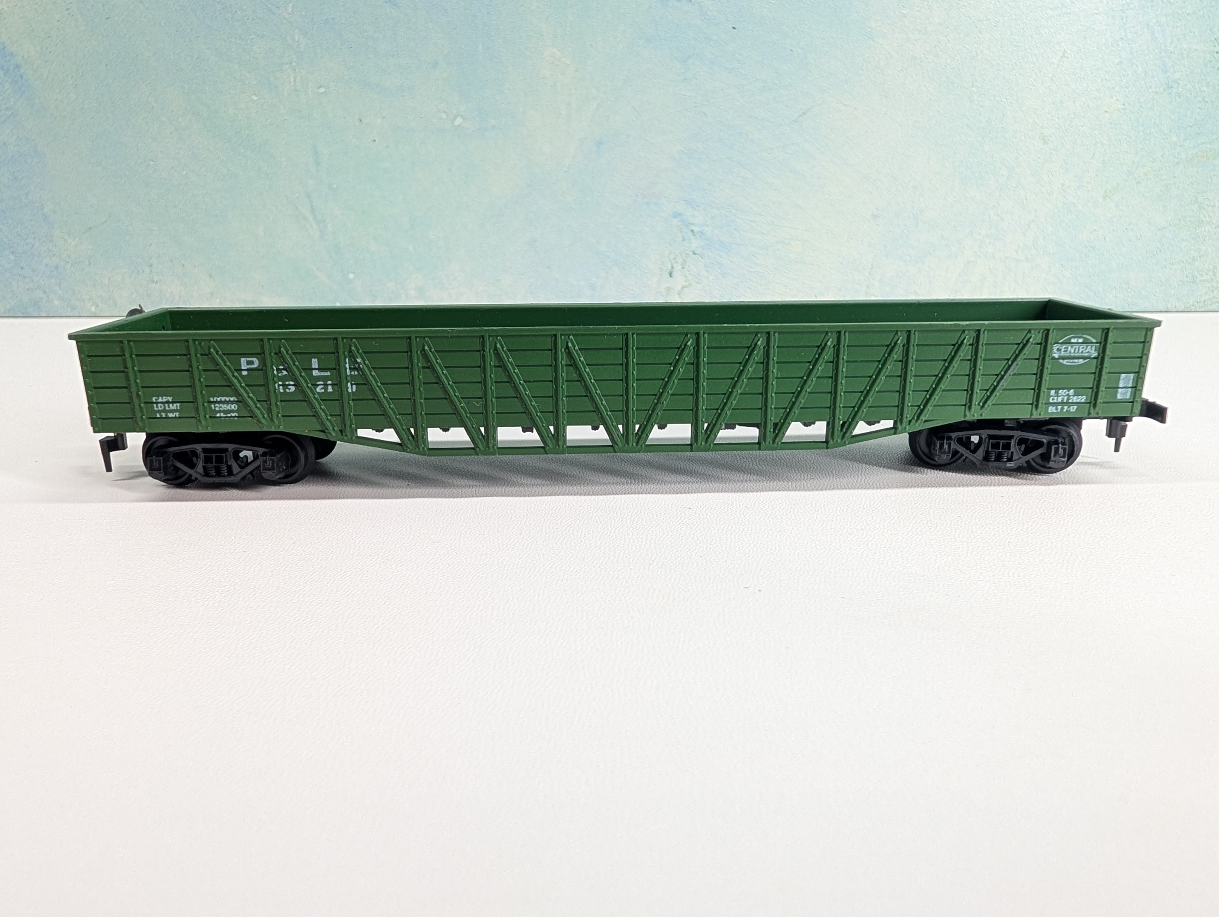 USED AHM HO Scale 50' Wooden OB Gondola Pittsburgh and Lake Erie P&LE