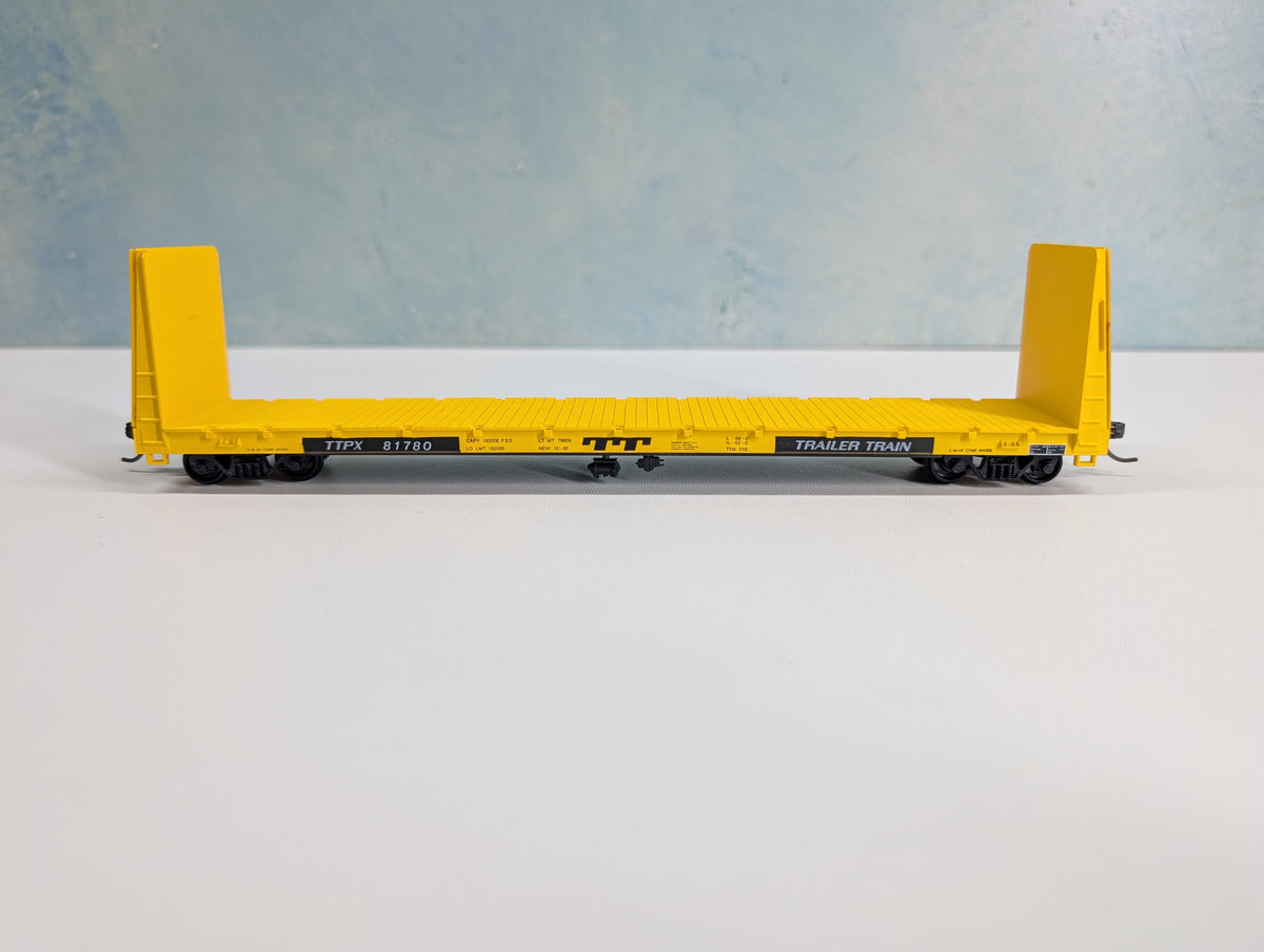 USED Roundhouse 1301 HO Scale 60' Bulkhead Flat Car Trailer Train TTPX #81780