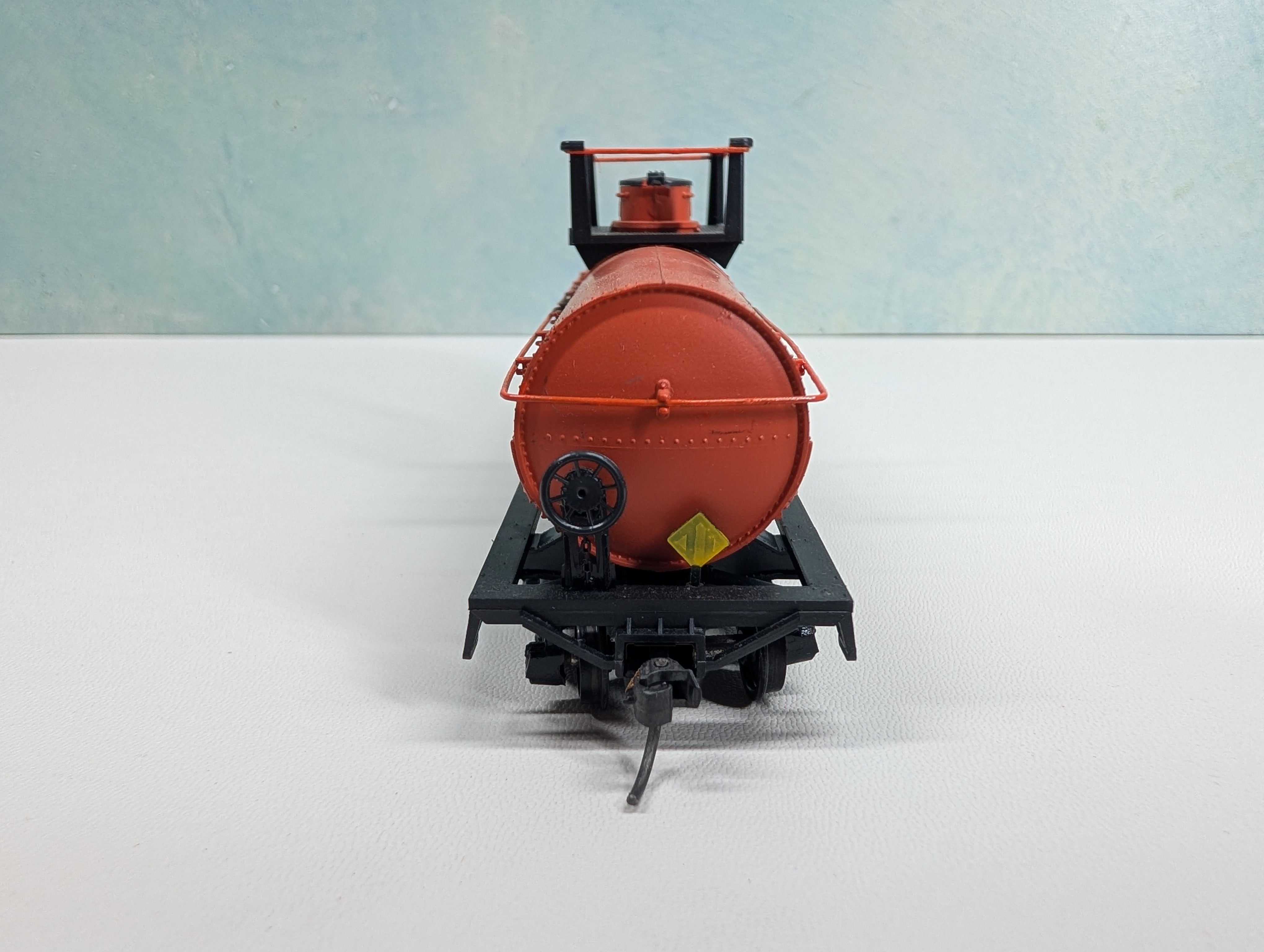 USED Athearn HO Scale Chemical Tank Car Hooker HOKX #56656