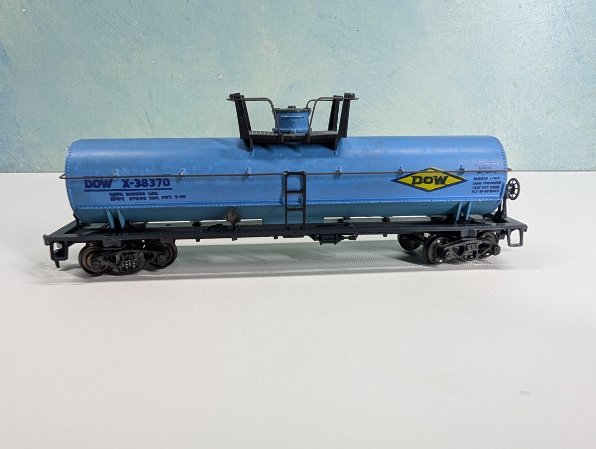 USED Athearn HO Scale Chemical Tank Car Dow Chemical DOWX #38370