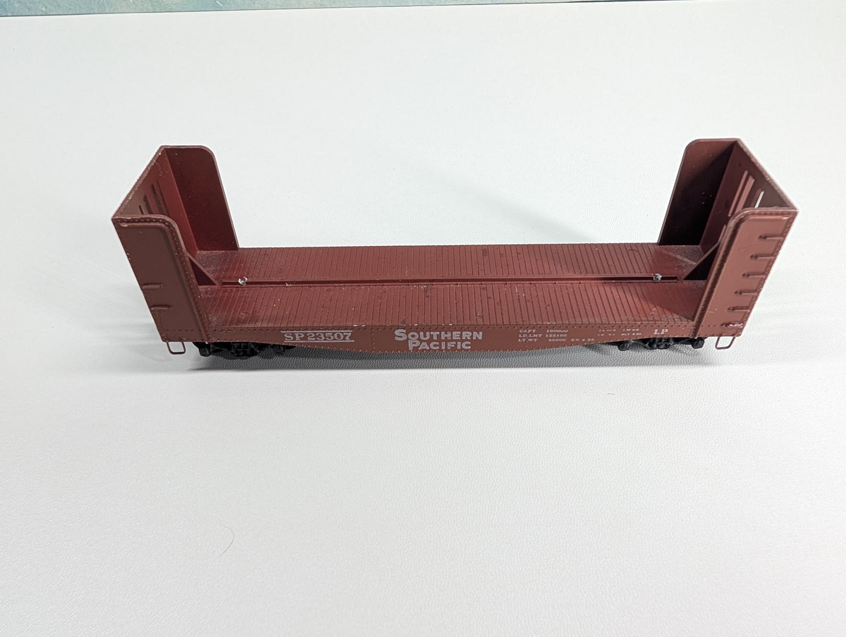 USED Athearn HO Scale 40' Bulkhead Flat Car Southern Pacific SP #23507 Red Brown