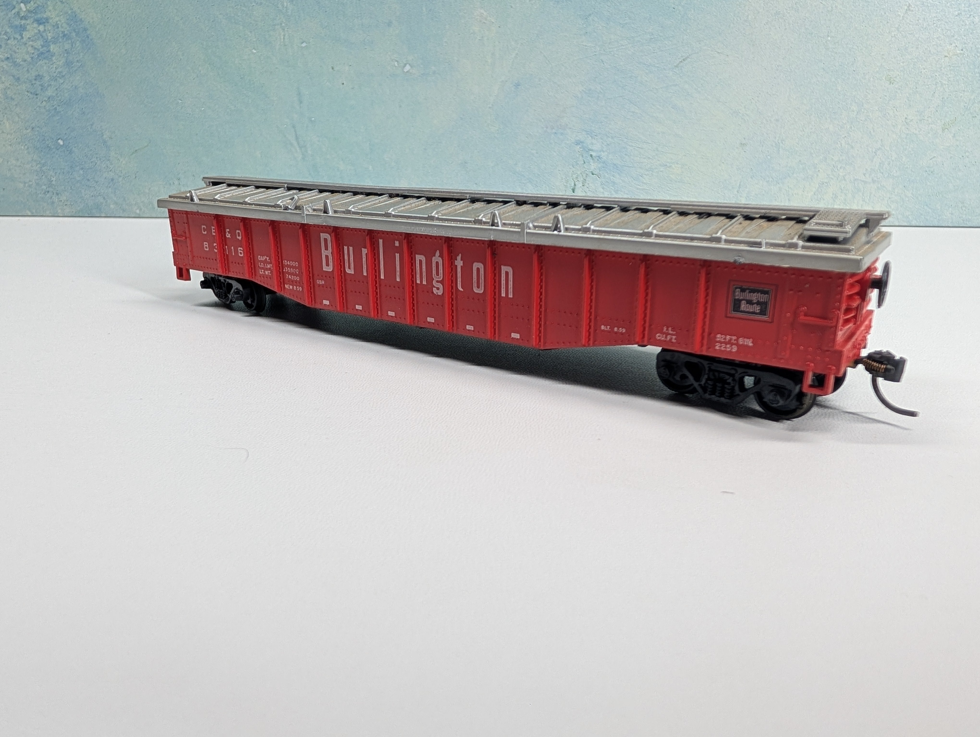 USED Athearn HO Scale 50' Covered Gondola Burlington CB&Q #83116