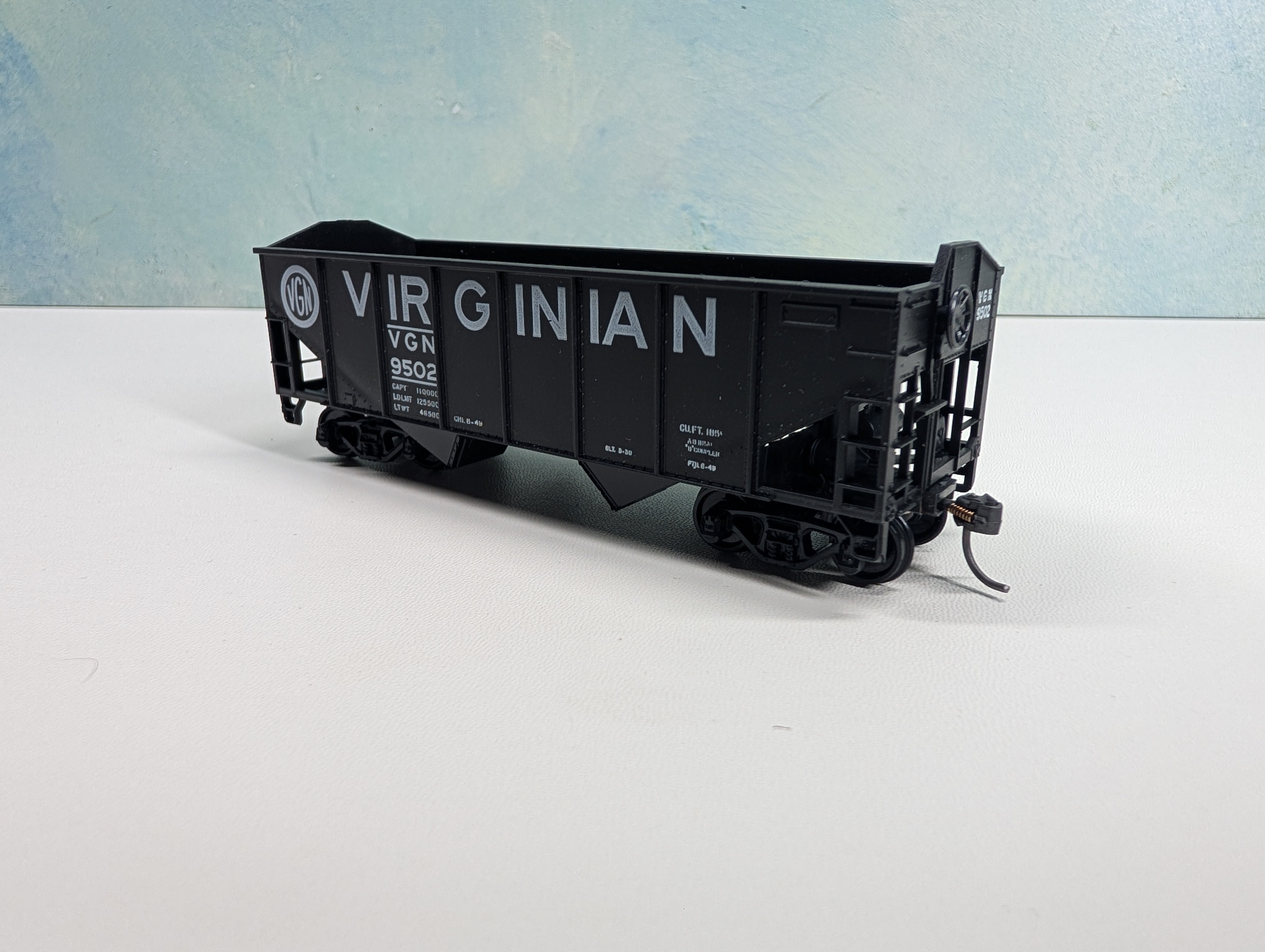 USED Athearn HO Scale 34' Ribbed-Side Hopper Virginian VGN #9502