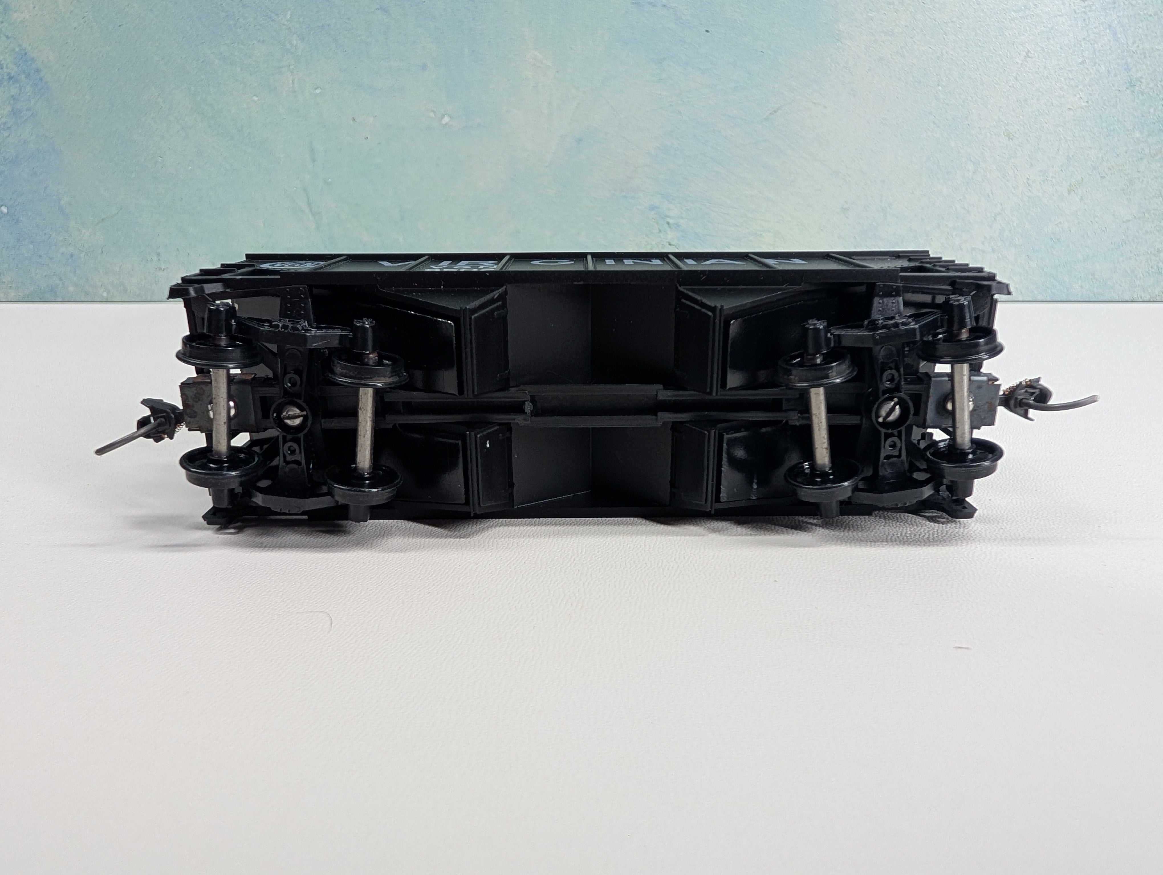 USED Athearn HO Scale 34' Ribbed-Side Hopper Virginian VGN #9502