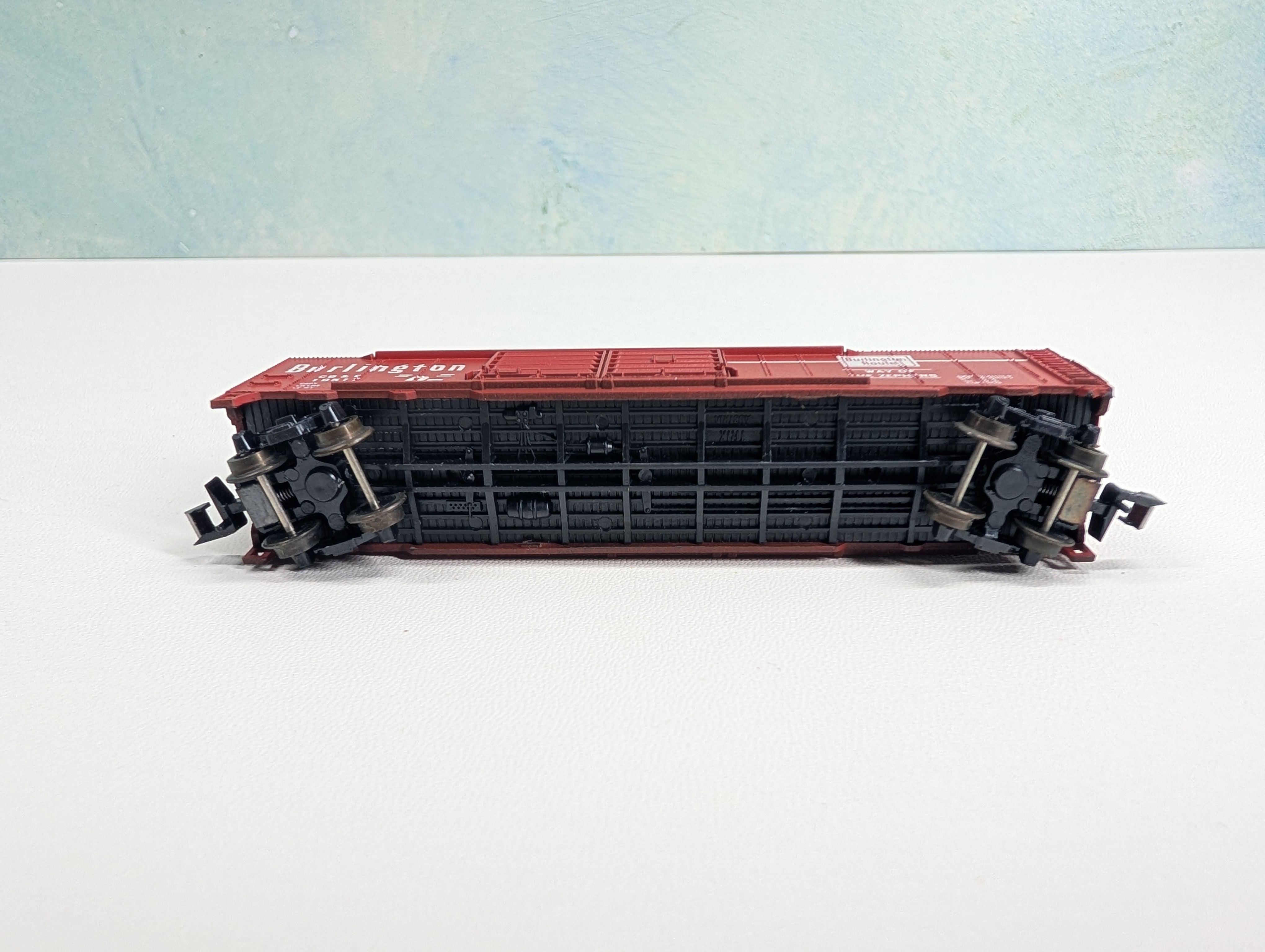 USED Postage Stamp Trains Aurora N Scale 50' DD Box Car Burlington CB&Q #18517 Red