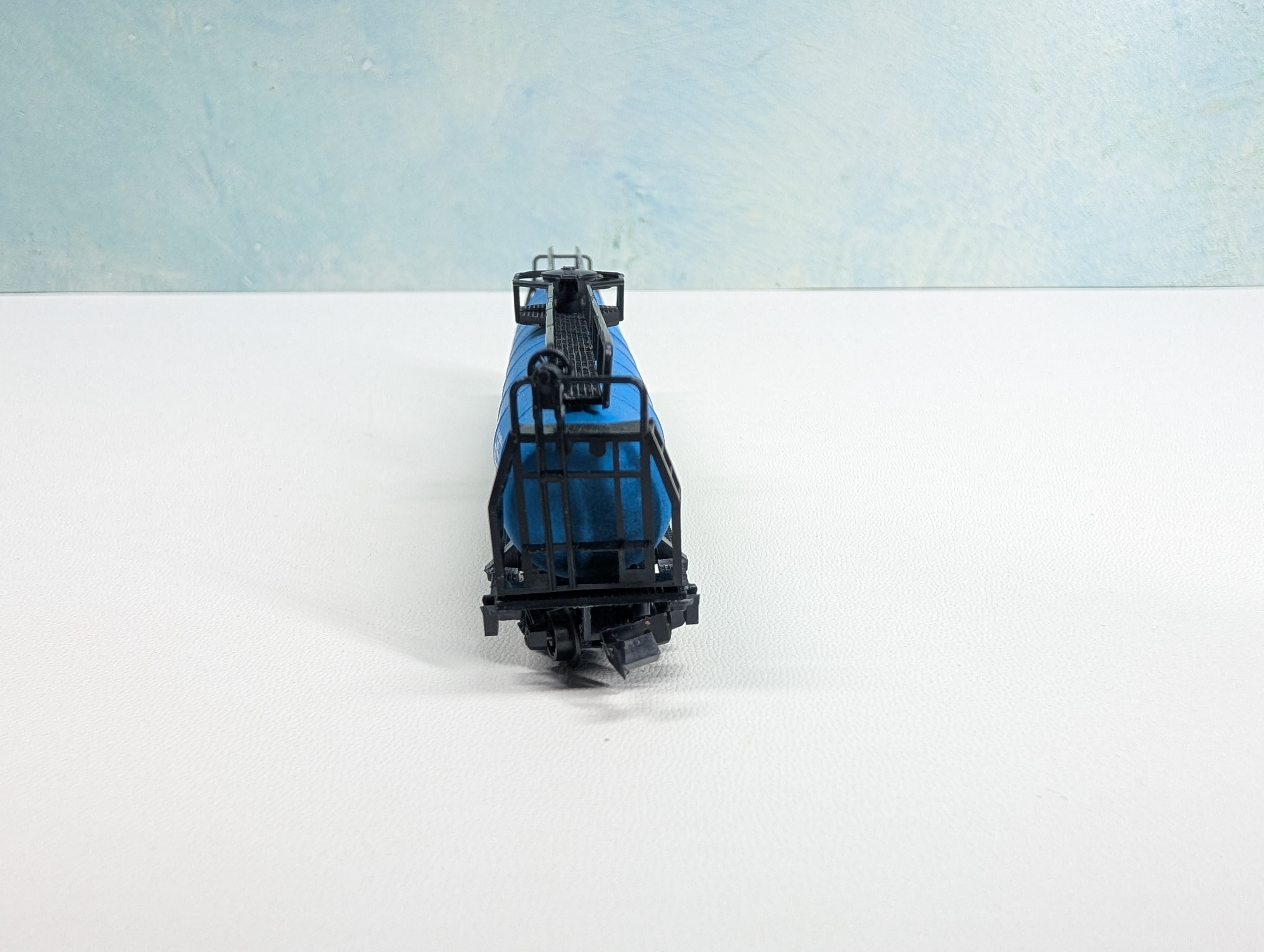 USED Postage Stamp Trains Aurora N Scale Jumbo Tank Car Great Northern GN #100020