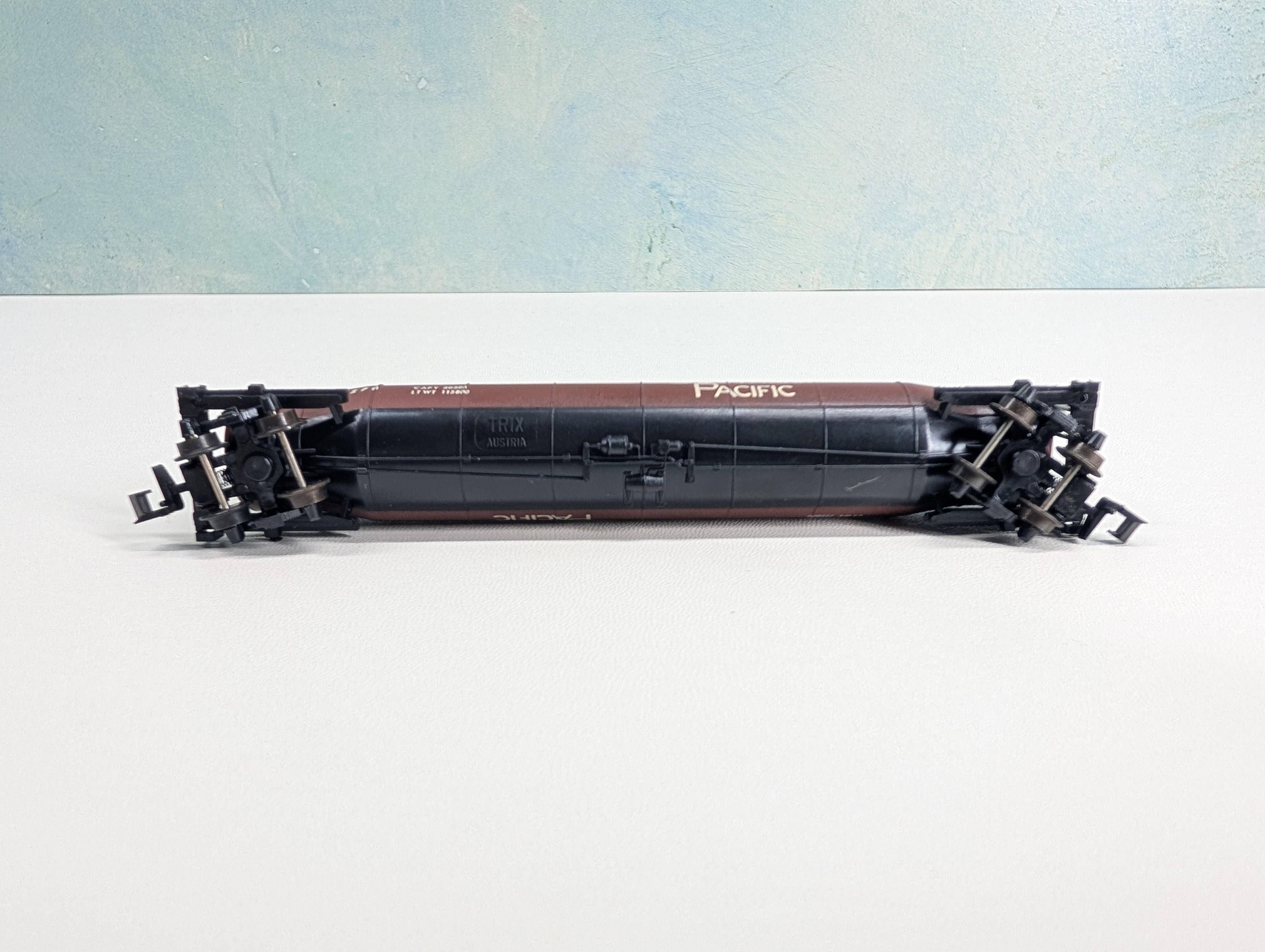 USED Postage Stamp Trains Aurora N Scale Jumbo Tank Car Southern Pacific SP #67270