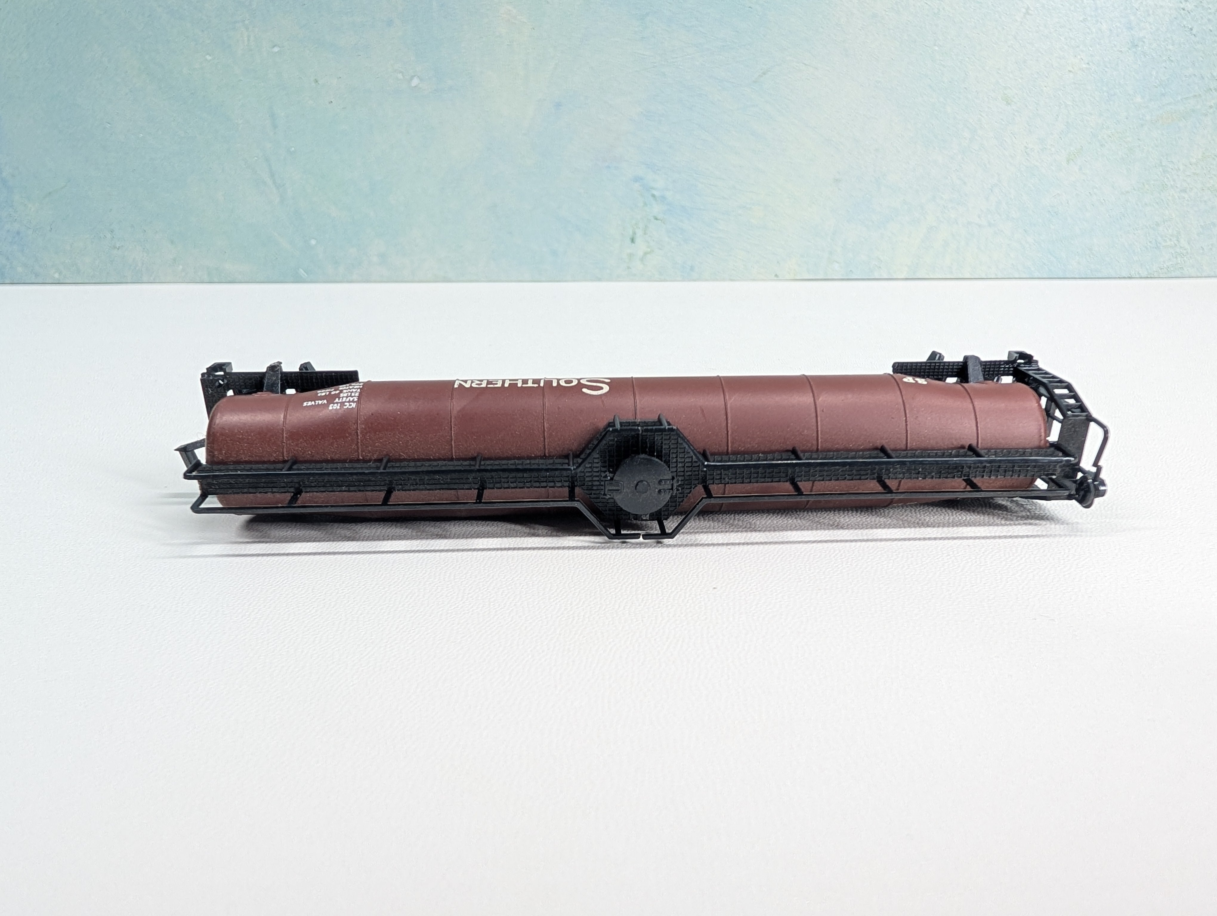 USED Postage Stamp Trains Aurora N Scale Jumbo Tank Car Southern Pacific SP #67270