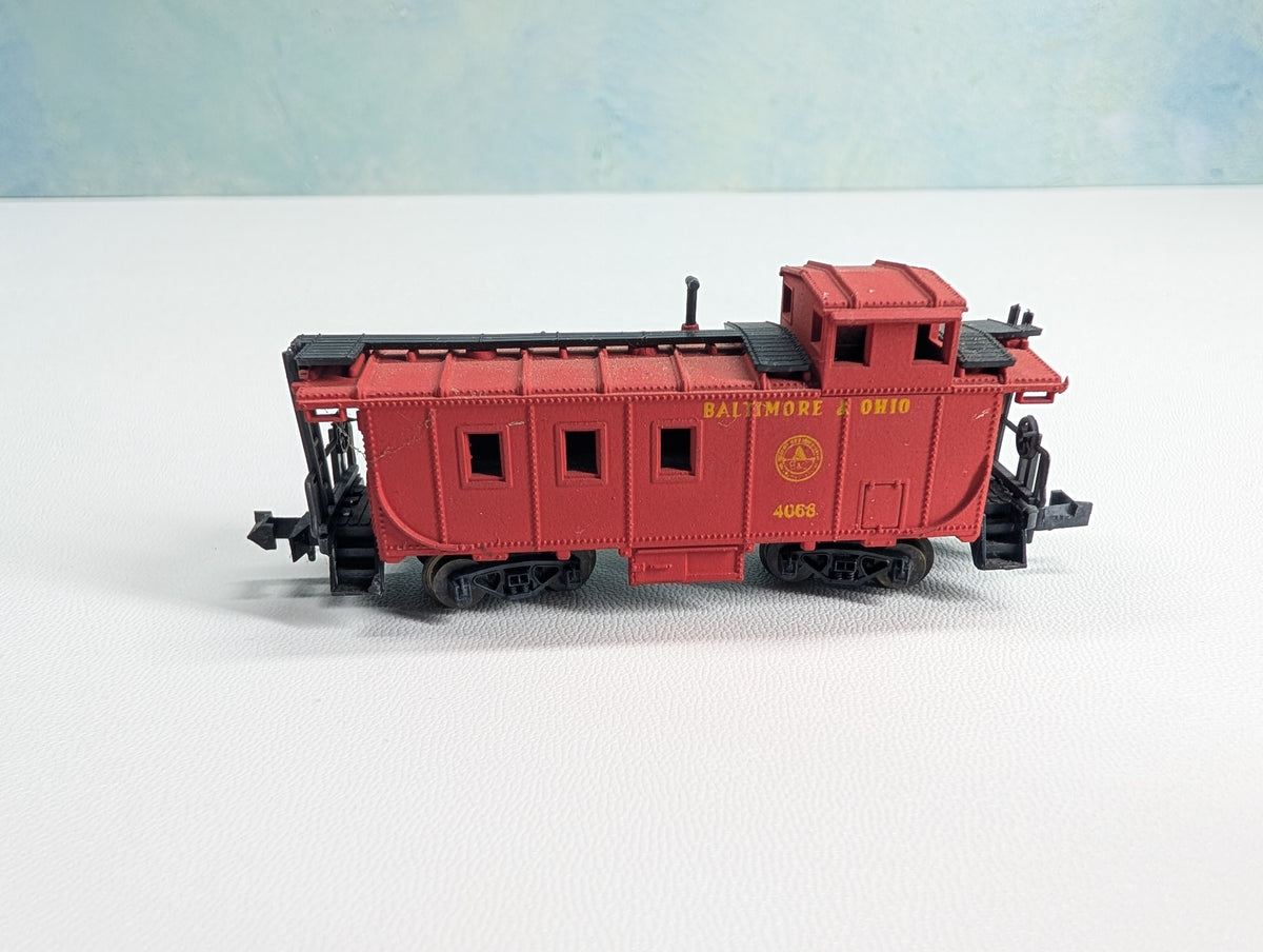 USED Postage Stamp Trains Aurora N Scale Caboose Baltimore and Ohio B&O #4068