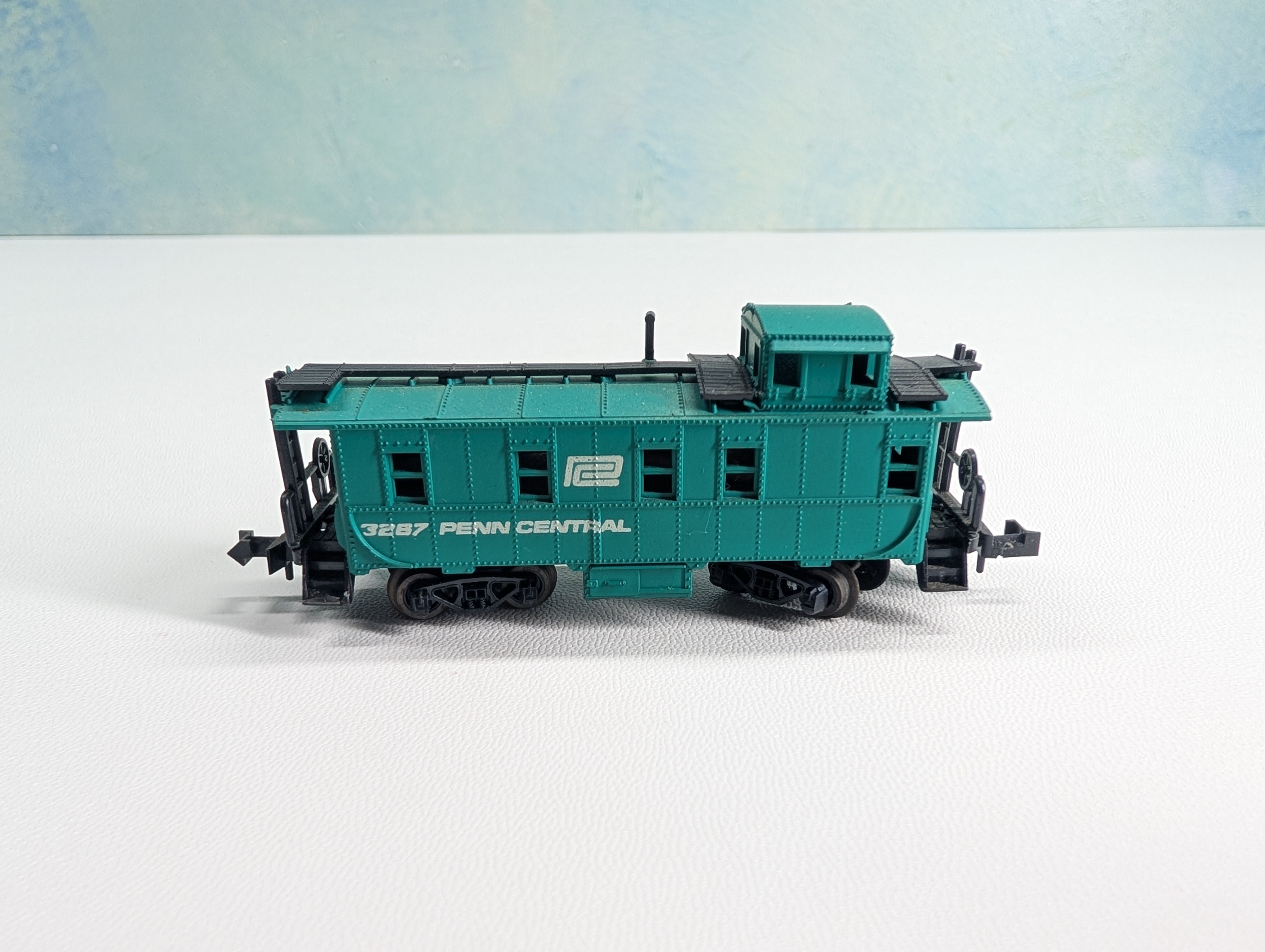 USED Postage Stamp Trains Aurora N Scale Caboose Penn Central PC #3287