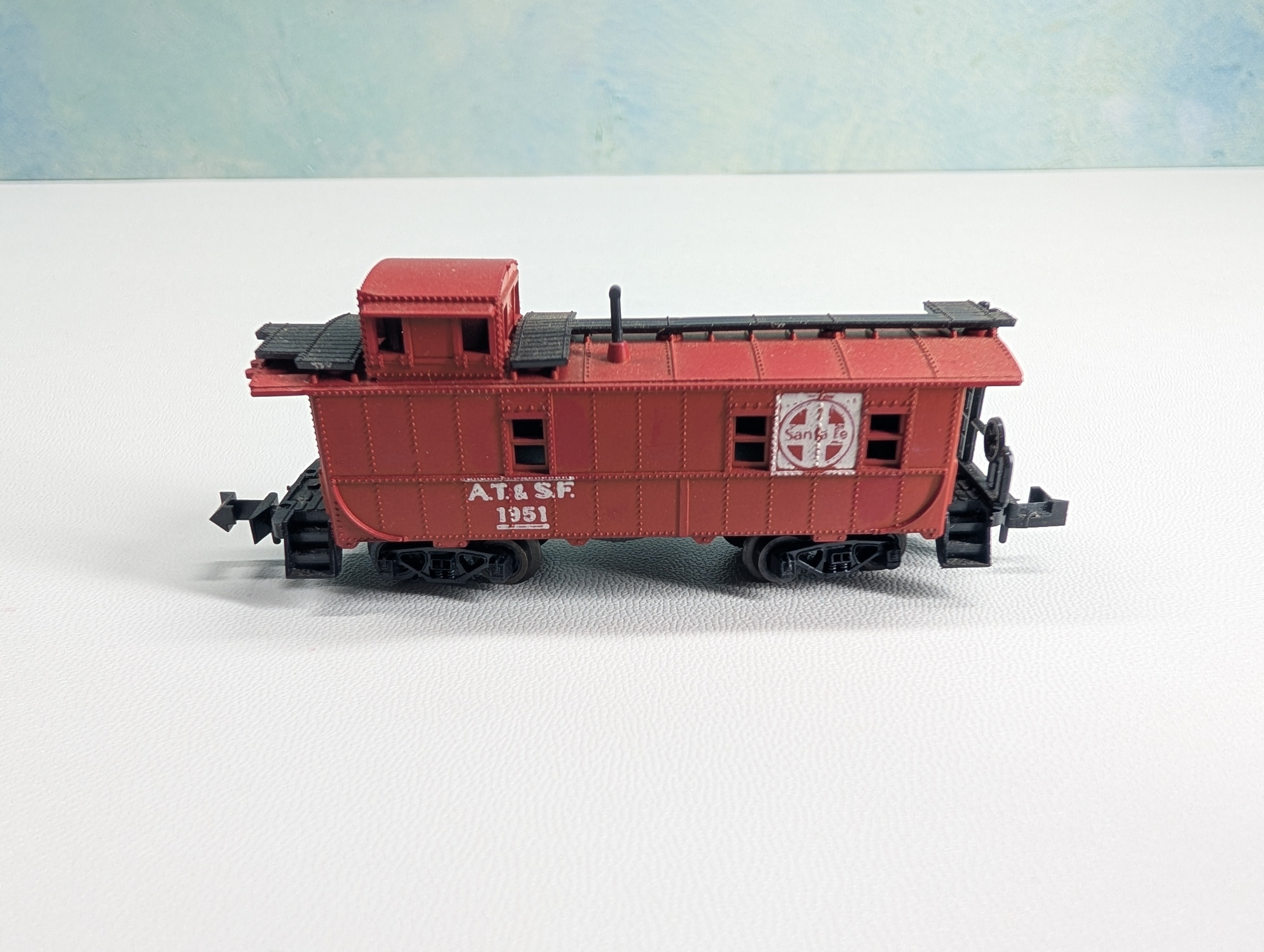 USED Postage Stamp Trains Aurora N Scale Caboose Santa Fe ATSF #1951