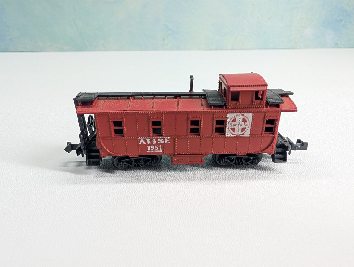 USED Postage Stamp Trains Aurora N Scale Caboose Santa Fe ATSF #1951