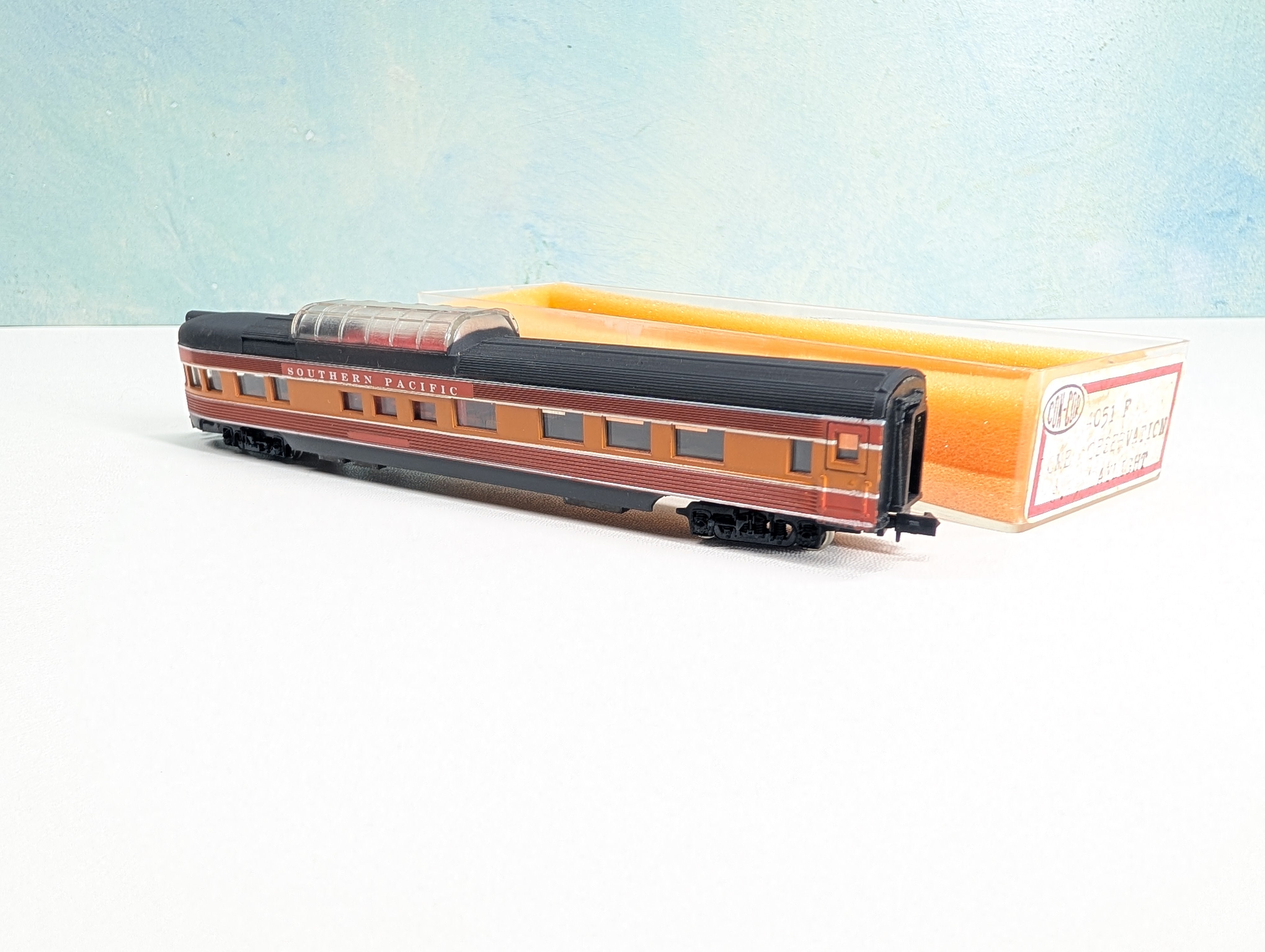 USED Con-Cor N Scale OBS Dome Passenger Car Southern Pacific Daylight