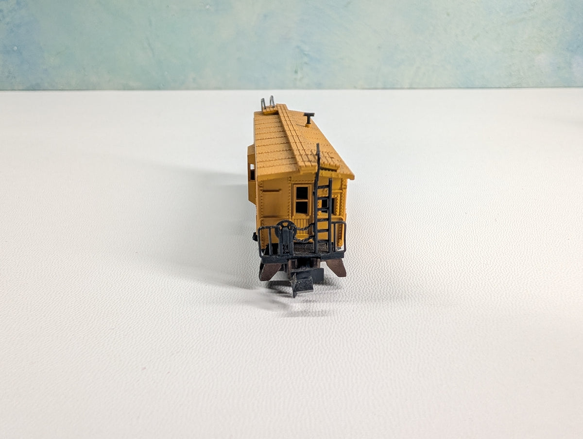USED Con-Cor N Scale Bay Window Caboose Union Pacific UP #3821