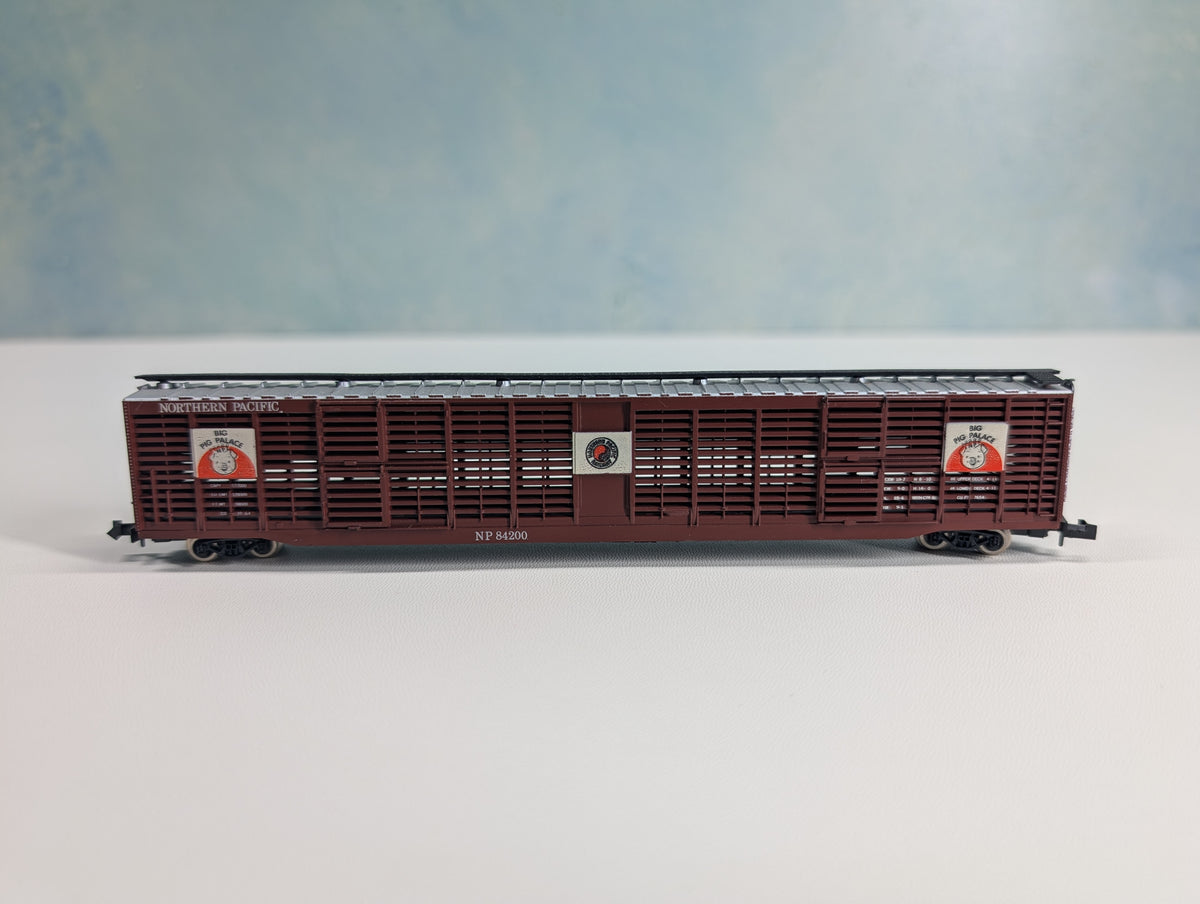 USED Atlas 3121 N Scale 85' HI-Cube Stock Car Northern Pacific NP #84200 Big Pig Palace