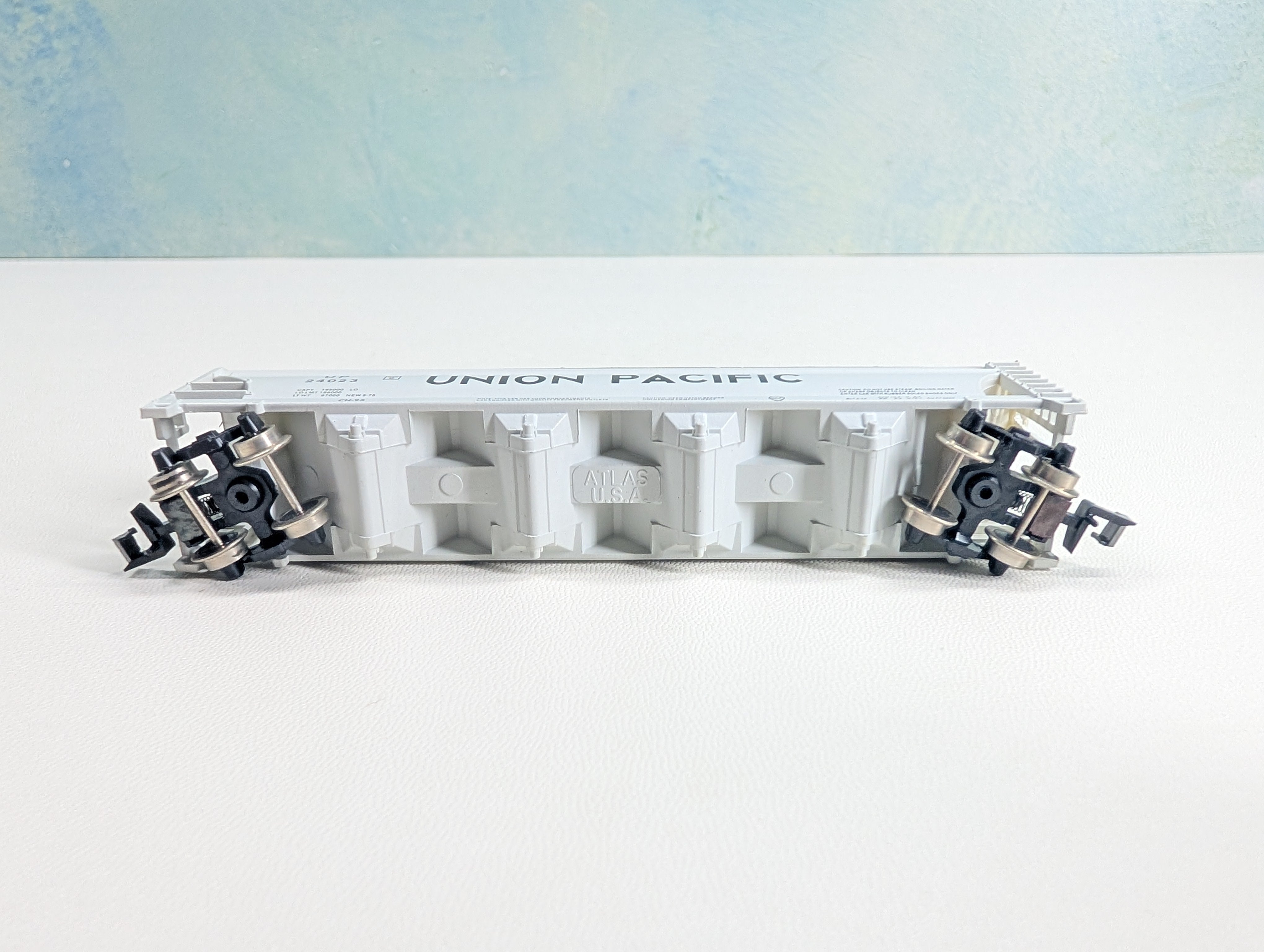 USED Atlas 3701 N Scale ACF Centerflow Hopper Union Pacific UP #24023