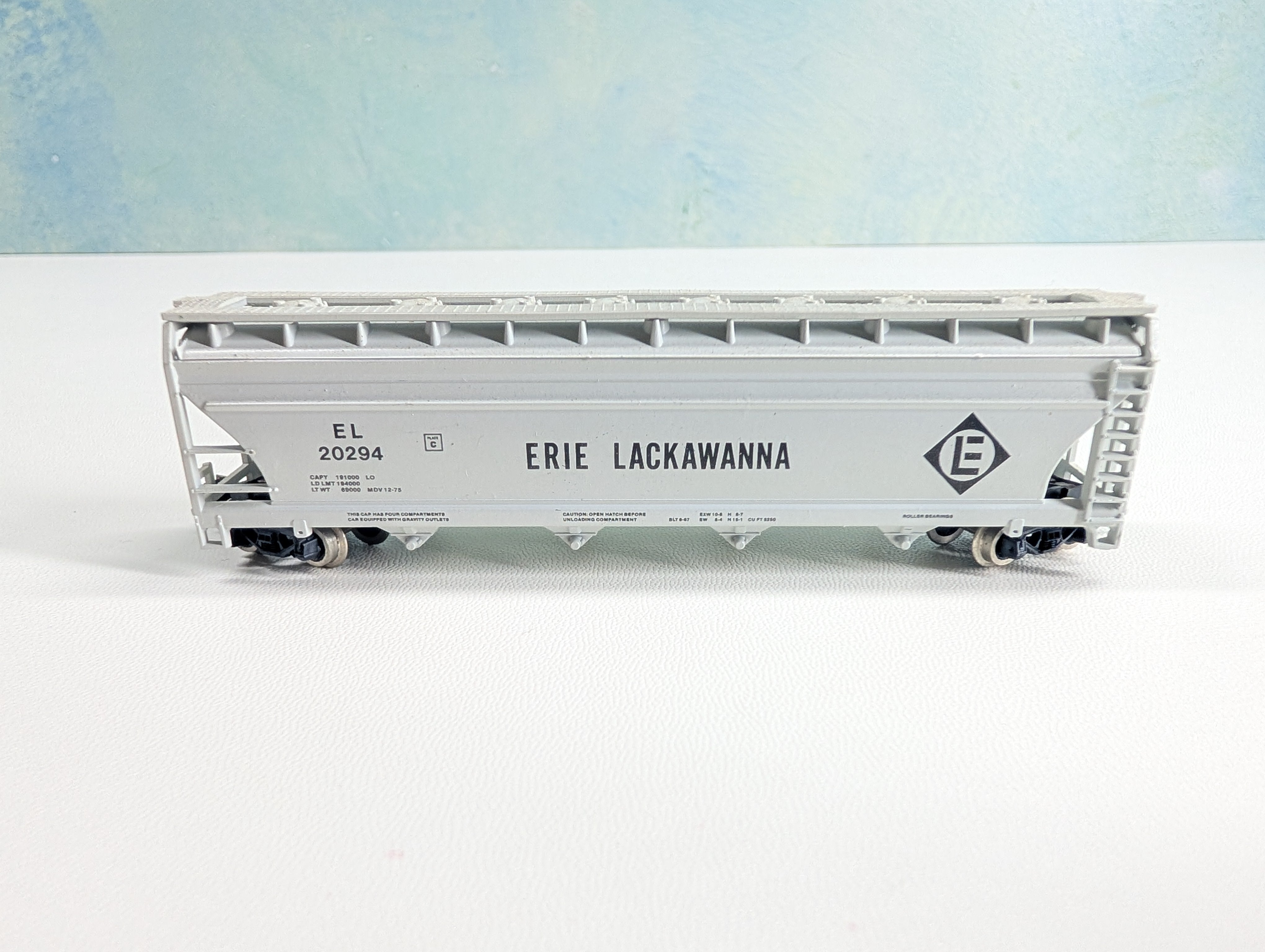 USED Atlas 3706 N Scale ACF Centerflow Hopper Erie Lackawanna EL #20294