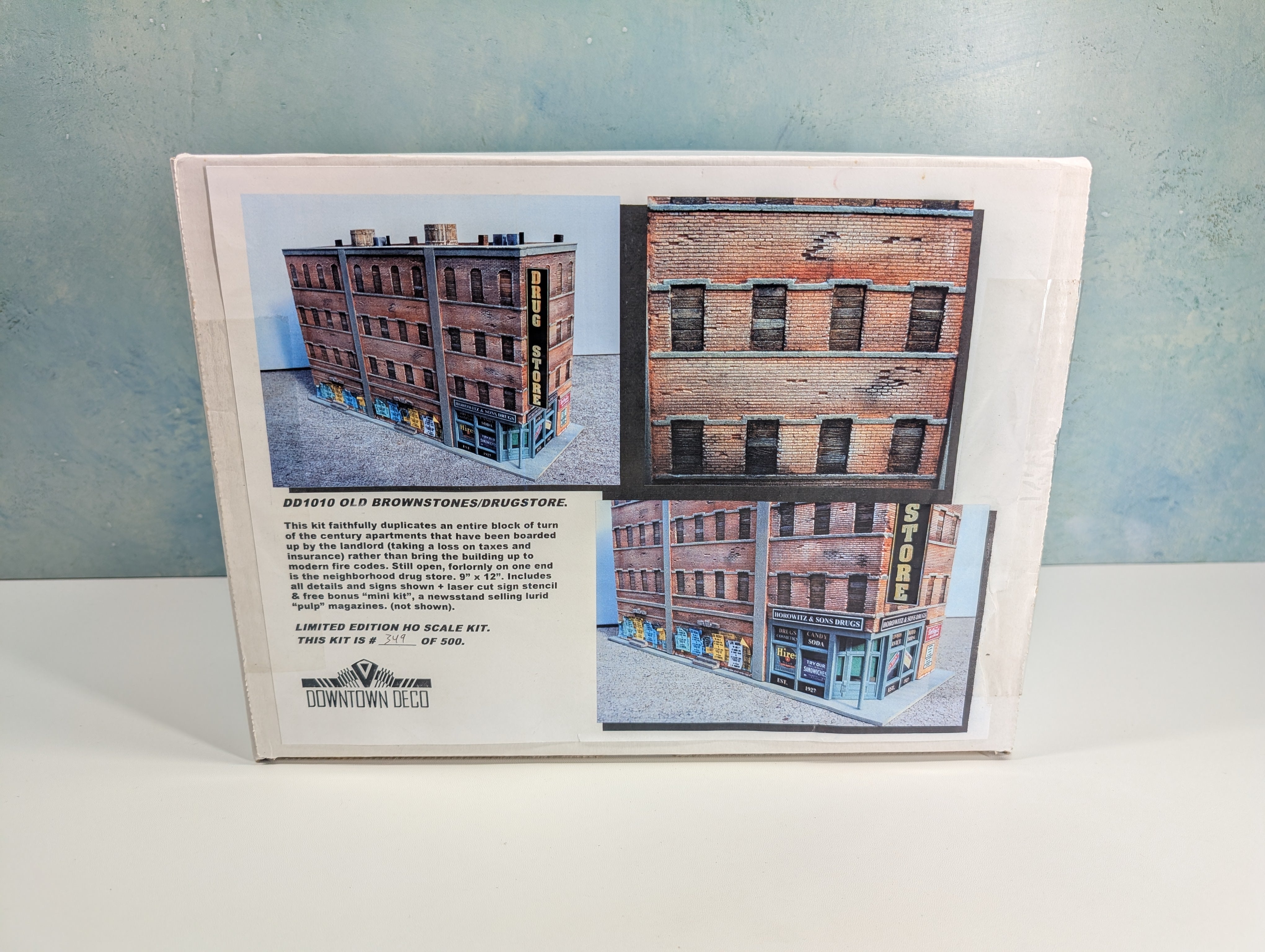 USED Downtown Deco 1010 HO Scale Old Brownstones KIT