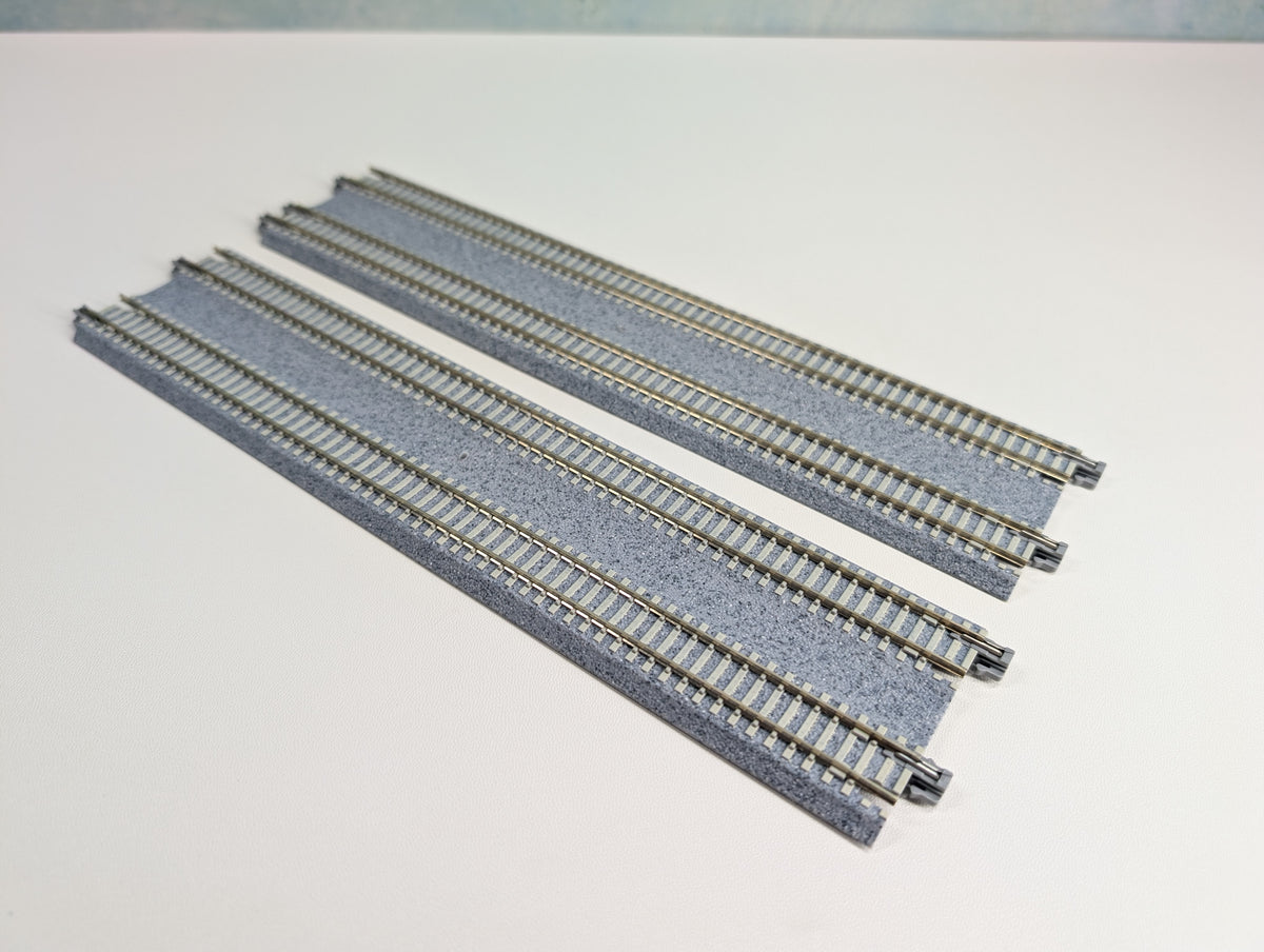USED KATO 20-004 N Scale Concrete Tie Double Track (248mm, 9 3/4") Straight Unitrack, Code 80 (2 pcs)