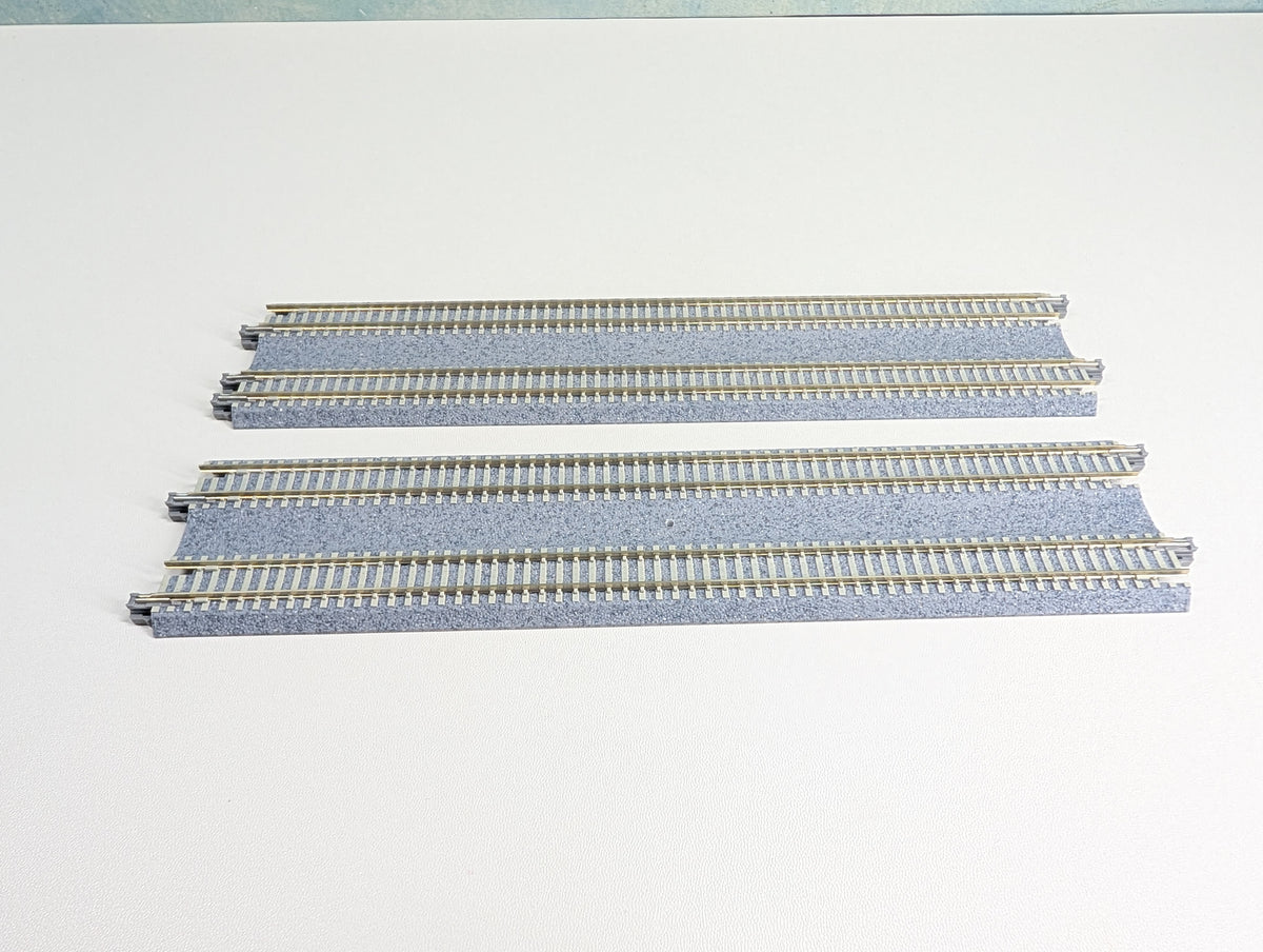USED KATO 20-004 N Scale Concrete Tie Double Track (248mm, 9 3/4") Straight Unitrack, Code 80 (2 pcs)