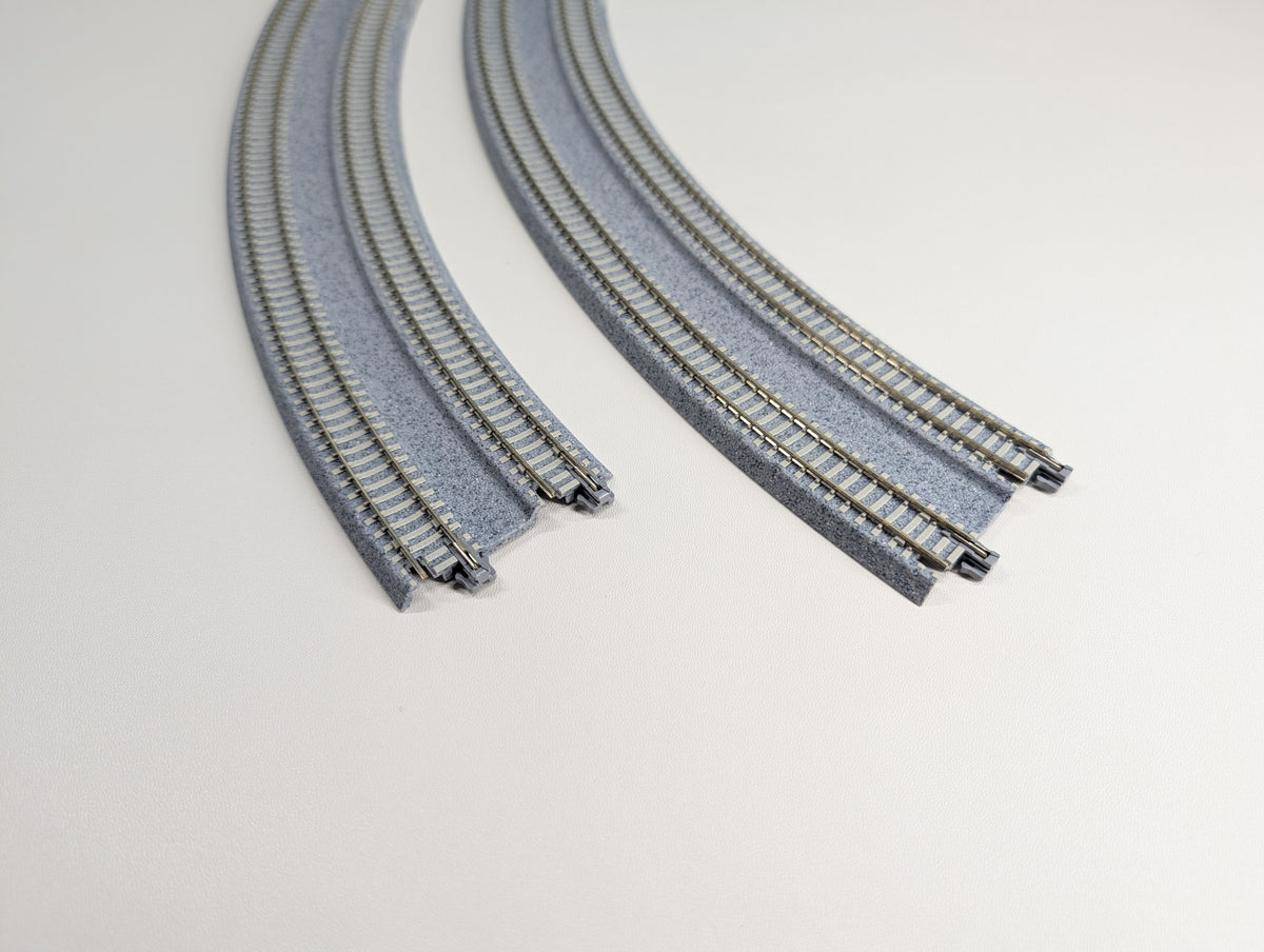 USED KATO 20-181 N Scale Concrete Tie Double Track Superelevated Curve (414/381mm, 19"/15") 45R Unitrack, Code 80 (2 pcs)