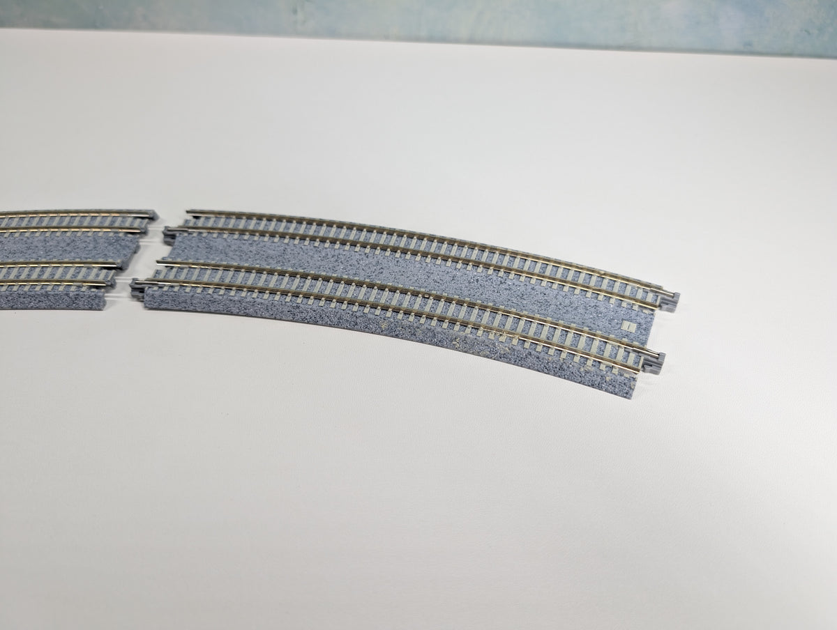 USED KATO 20-186 N Scale Concrete Tie Double Track Superelevated Easement Curve L&R (480/447mm, 18 7/8" - 17 5/8") Unitrack, Code 80 (2 pcs)