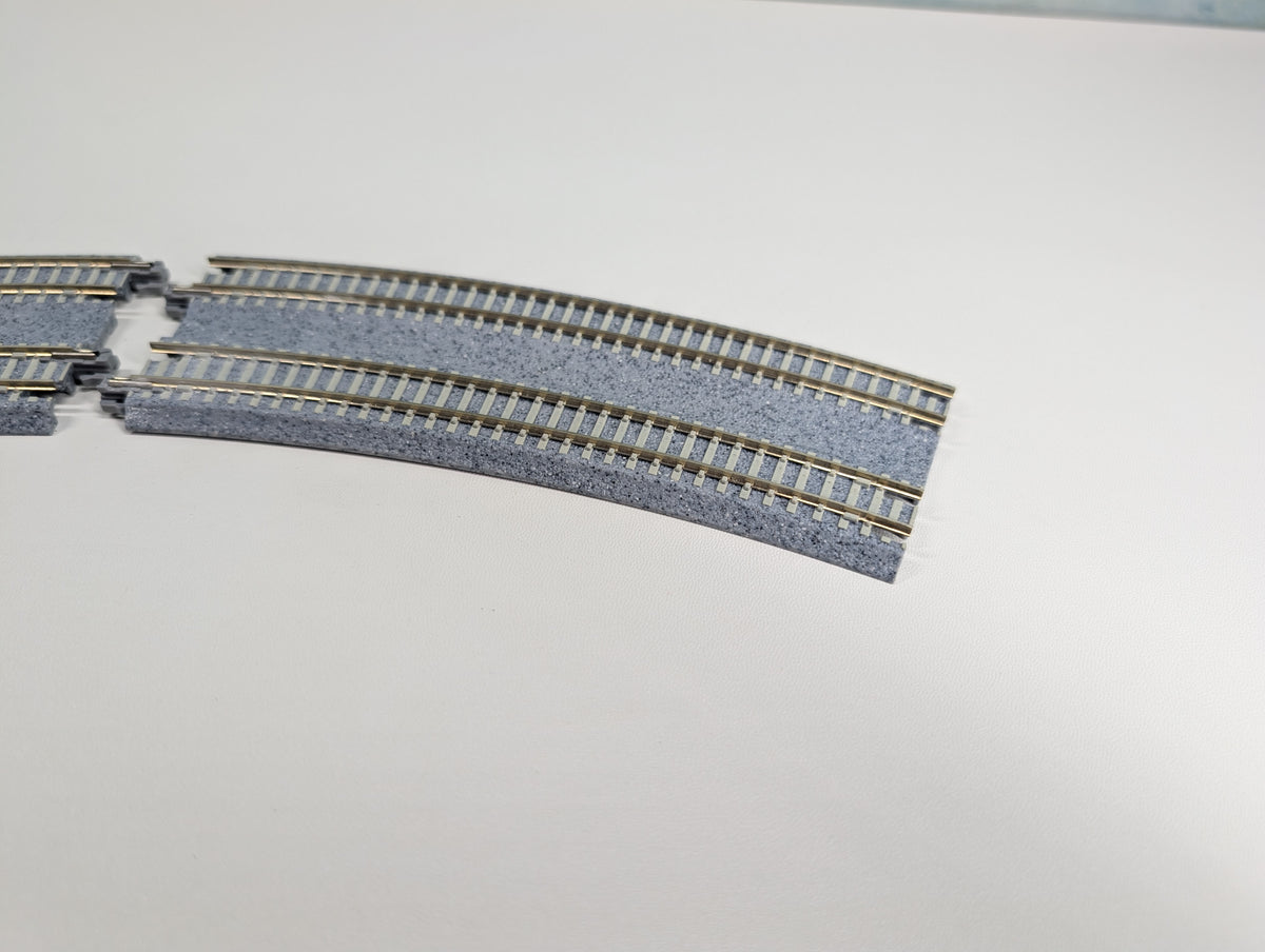 USED KATO 20-182 N Scale Concrete Tie Double Track Superelevated Easement Curve L&R (414/381mm, 19"/15") 45R Unitrack, Code 80 (2 pcs)