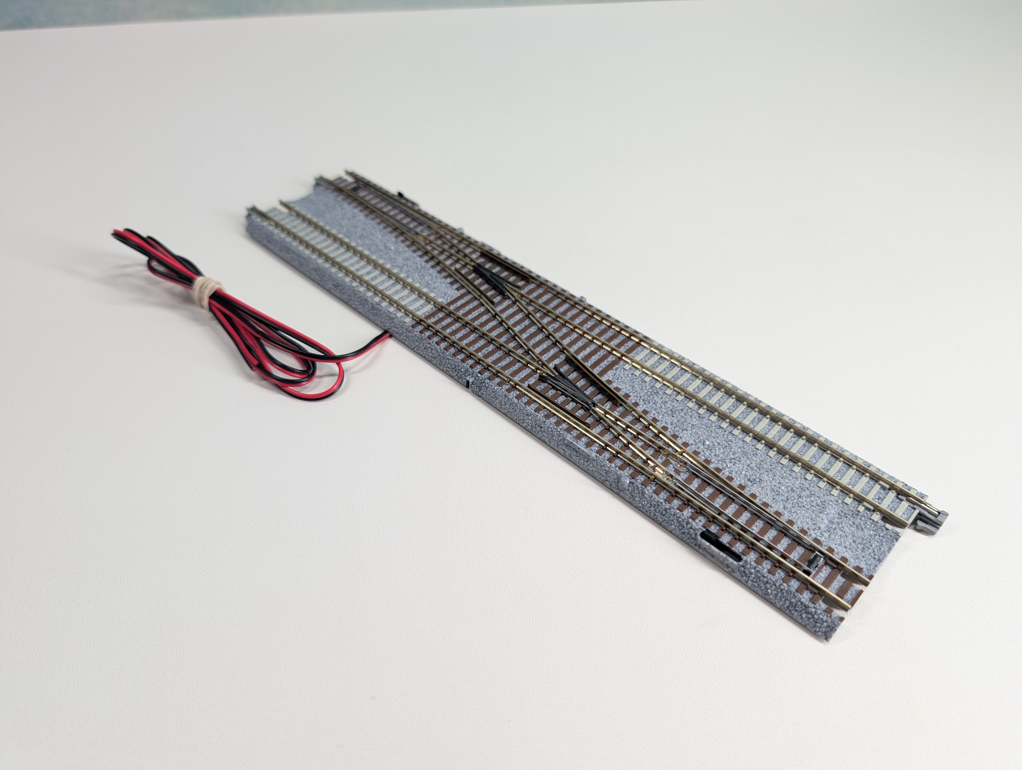 USED KATO 20-231 N Scale Concrete Tie Double Track #4 Single Crossover Turnout (248mm, 9 3/4") RH Unitrack, Code 80