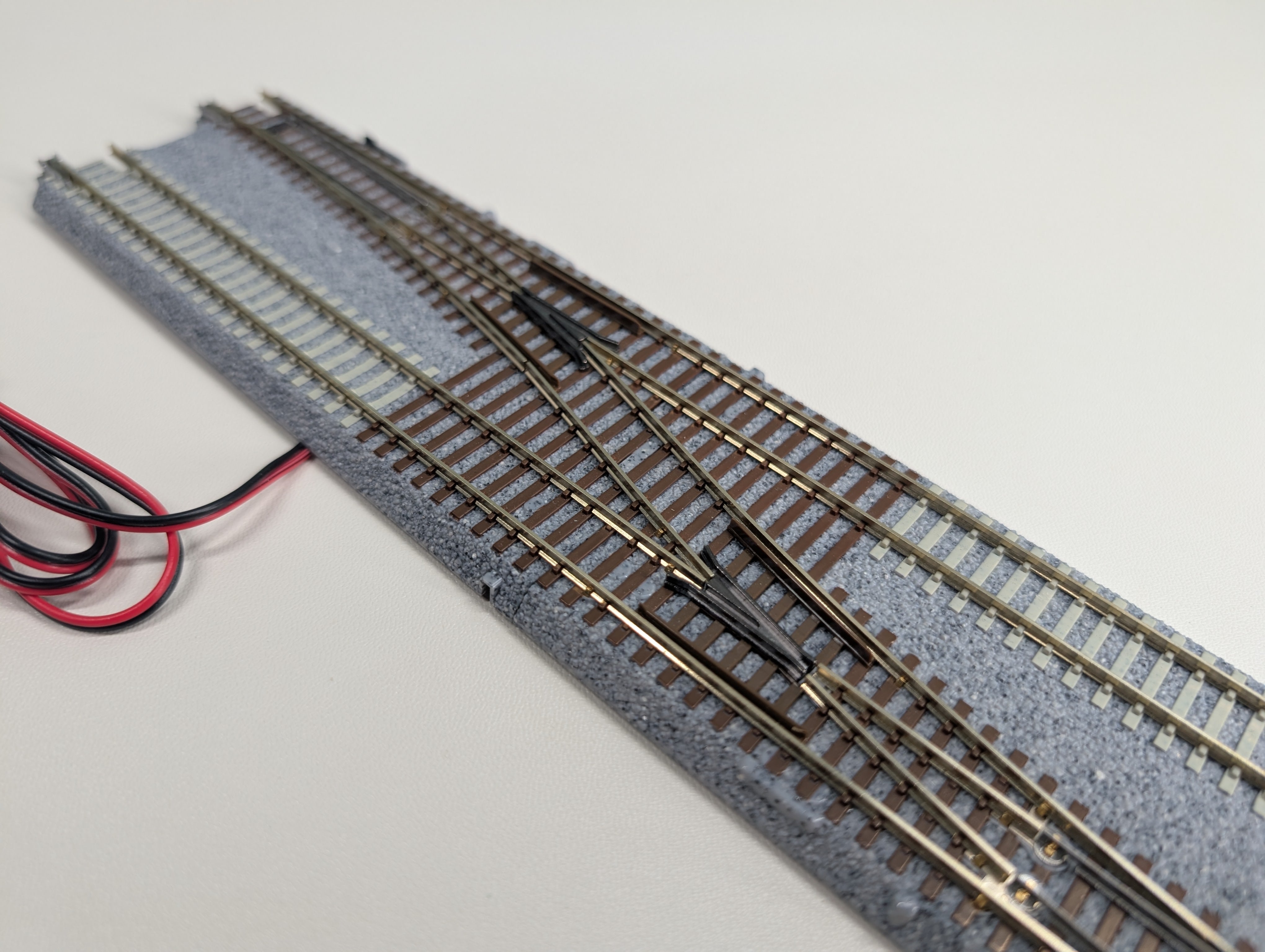 USED KATO 20-231 N Scale Concrete Tie Double Track #4 Single Crossover Turnout (248mm, 9 3/4") RH Unitrack, Code 80